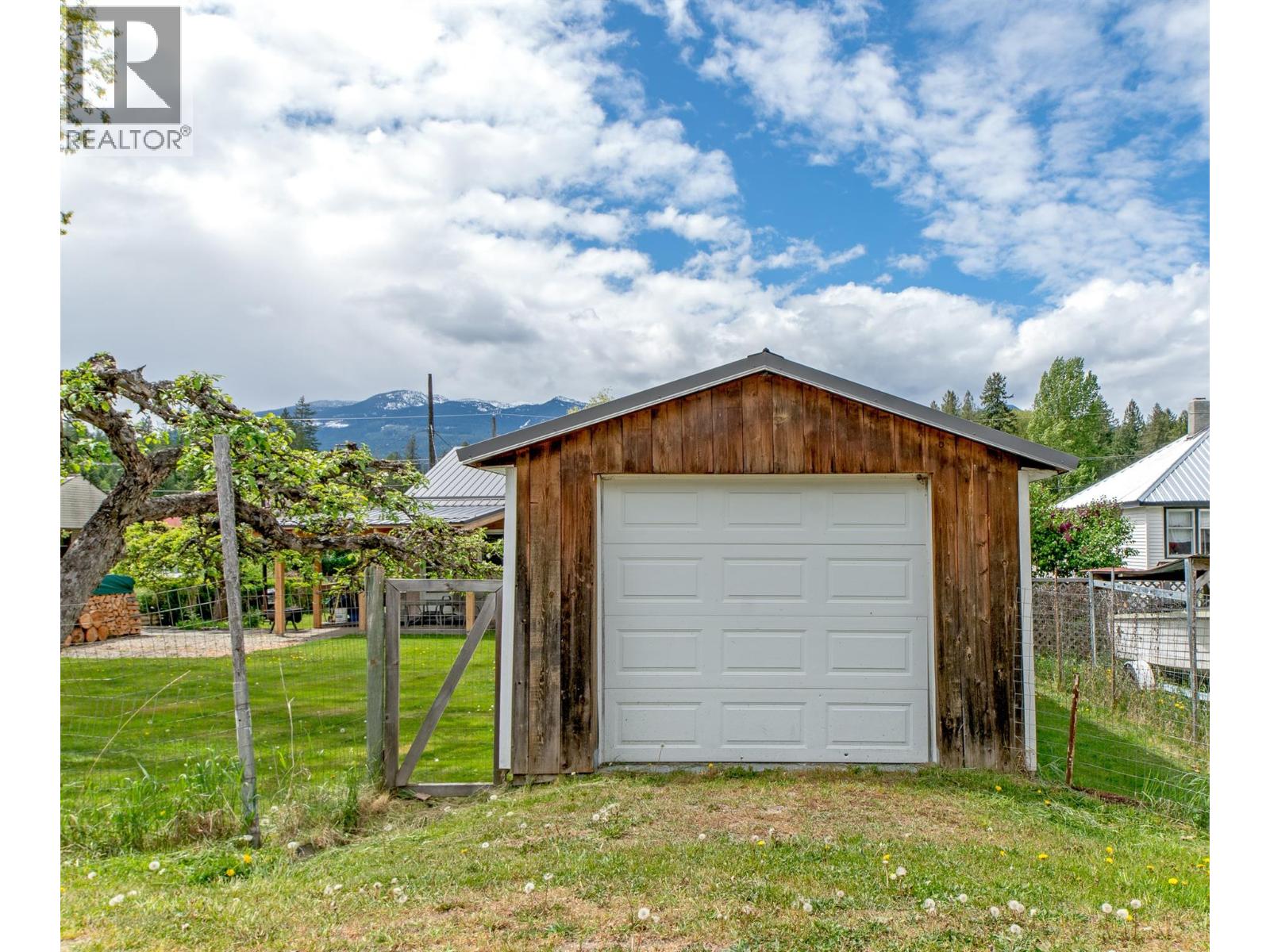 1610 Eastman Avenue, Riondel, British Columbia  V0B 2B0 - Photo 20 - 10380830