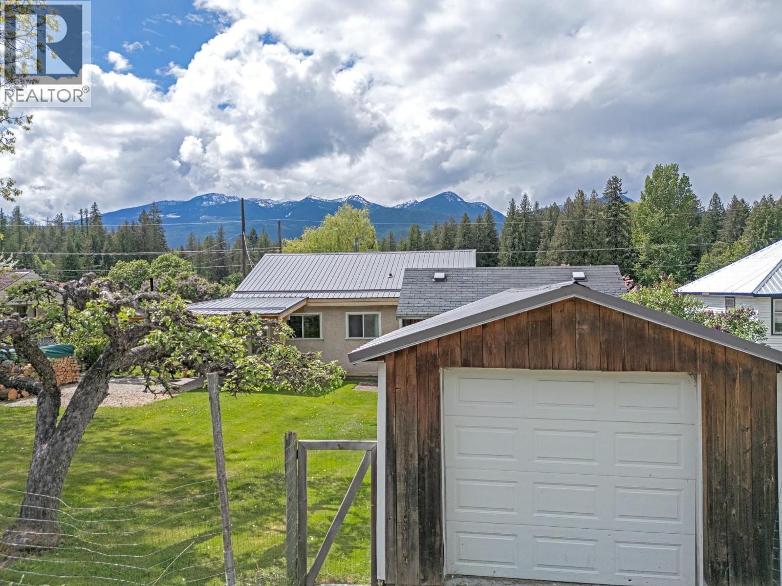 1610 Eastman Avenue, Riondel, British Columbia  V0B 2B0 - Photo 24 - 10380830