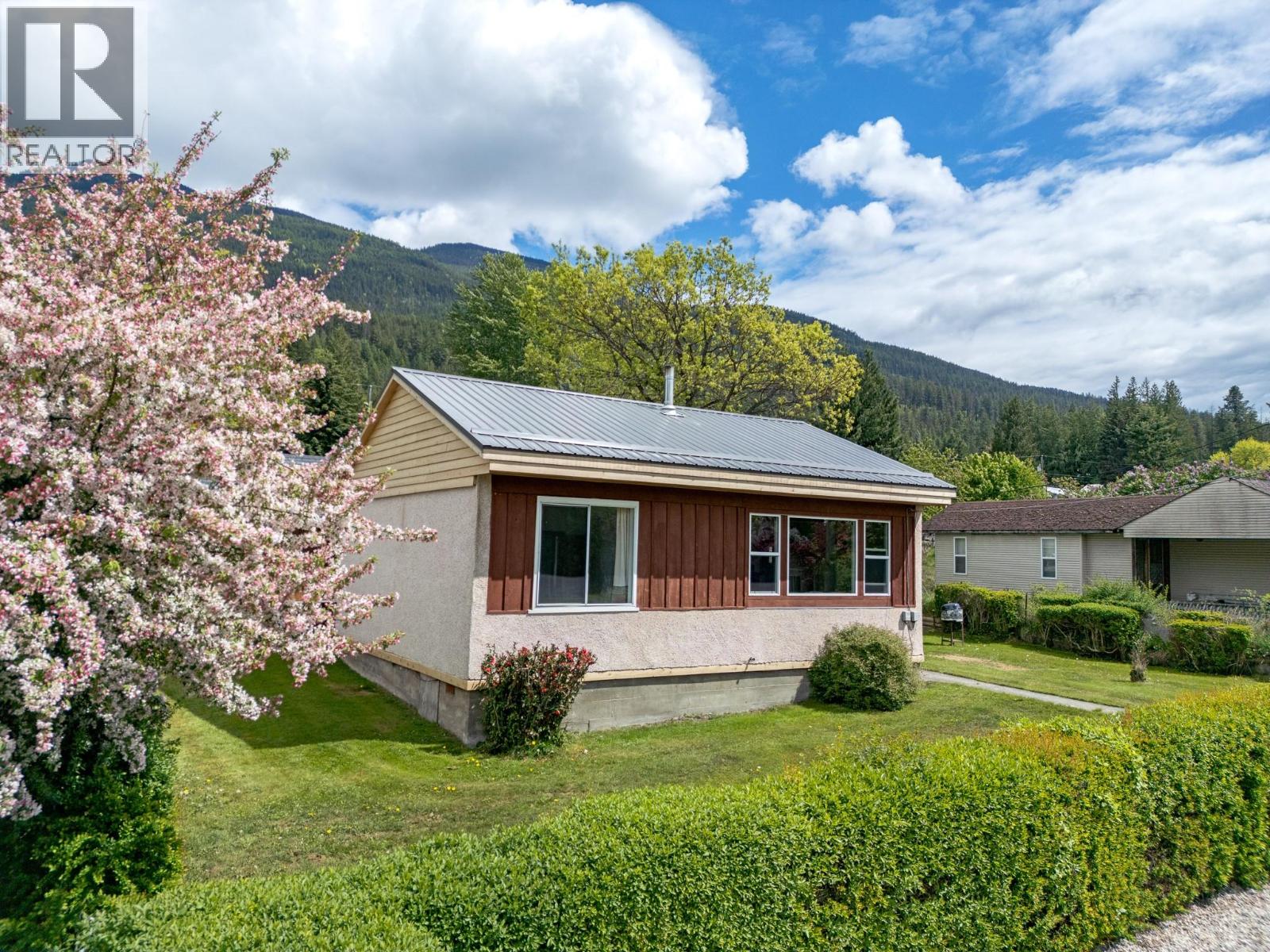 1610 Eastman Avenue, Riondel, British Columbia  V0B 2B0 - Photo 29 - 10380830