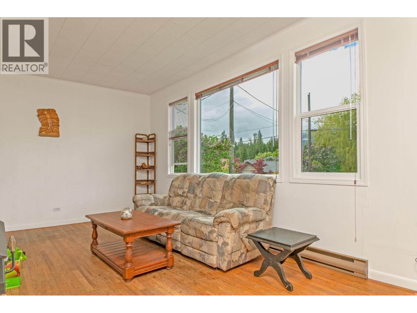 1610 Eastman Avenue, Riondel, British Columbia  V0B 2B0 - Photo 8 - 10380830