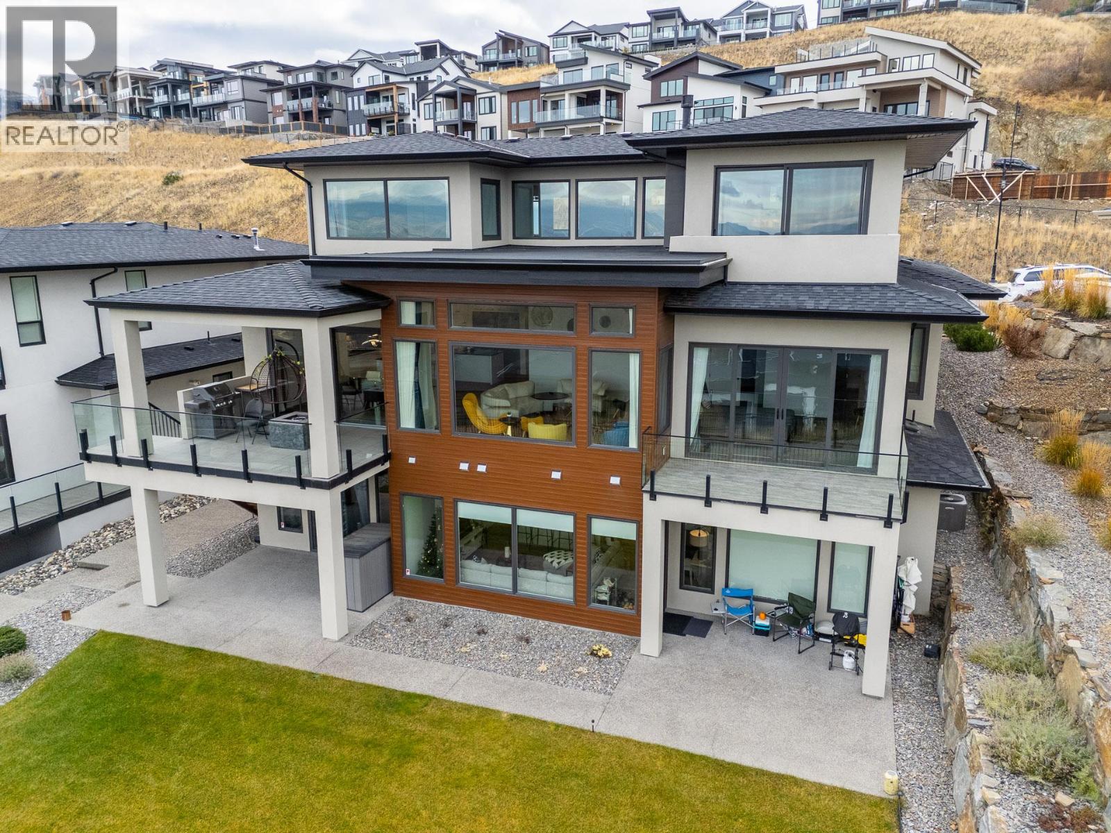 1068 Clarance Avenue, Kelowna, British Columbia  V1W 5M6 - Photo 3 - 10378386