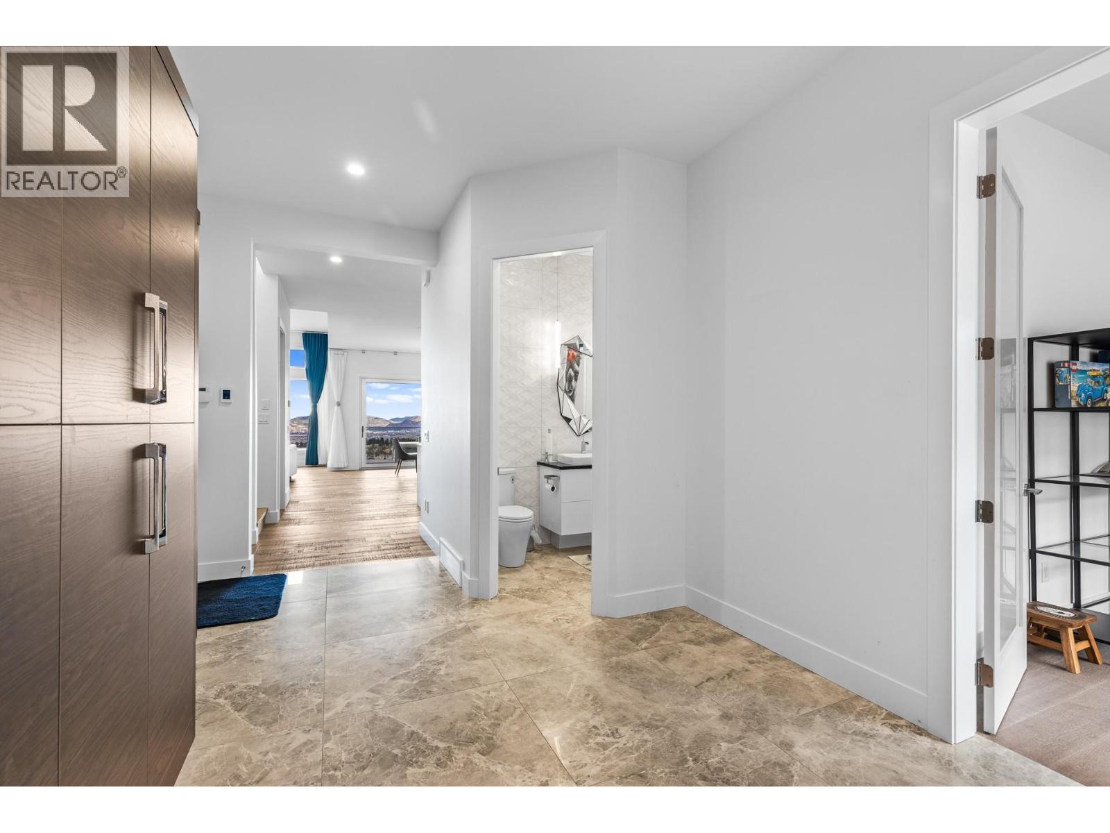 1068 Clarance Avenue, Kelowna, British Columbia  V1W 5M6 - Photo 6 - 10378386