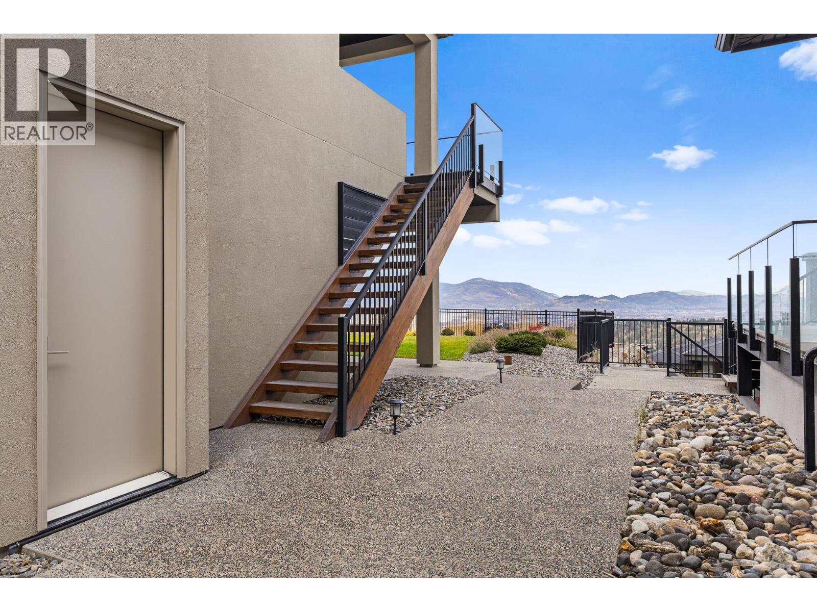 1068 Clarance Avenue, Kelowna, British Columbia  V1W 5M6 - Photo 63 - 10378386