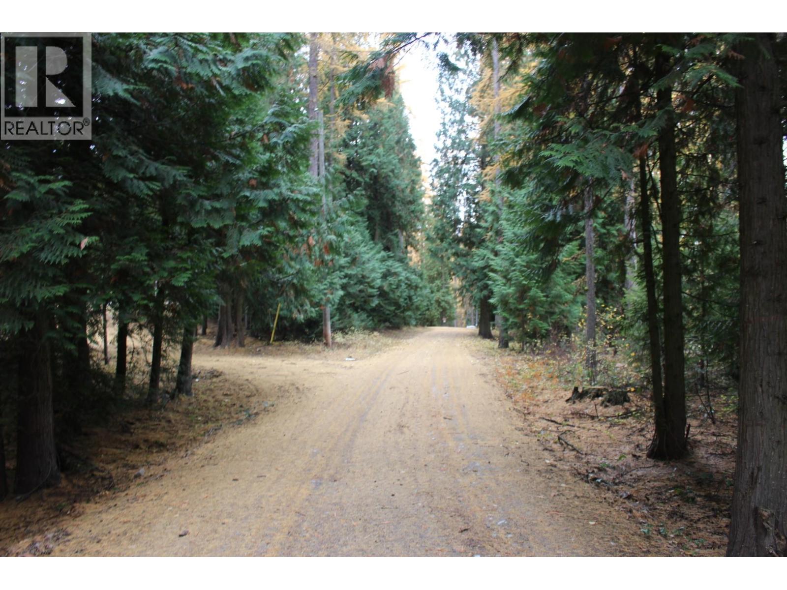 2640 3b Highway, Rossland, British Columbia  V0G 1Y0 - Photo 13 - 10380206