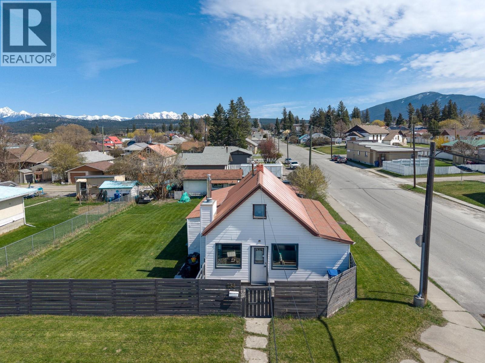 234 5th Avenue S, Cranbrook, British Columbia  V1C 2G4 - Photo 1 - 10380792