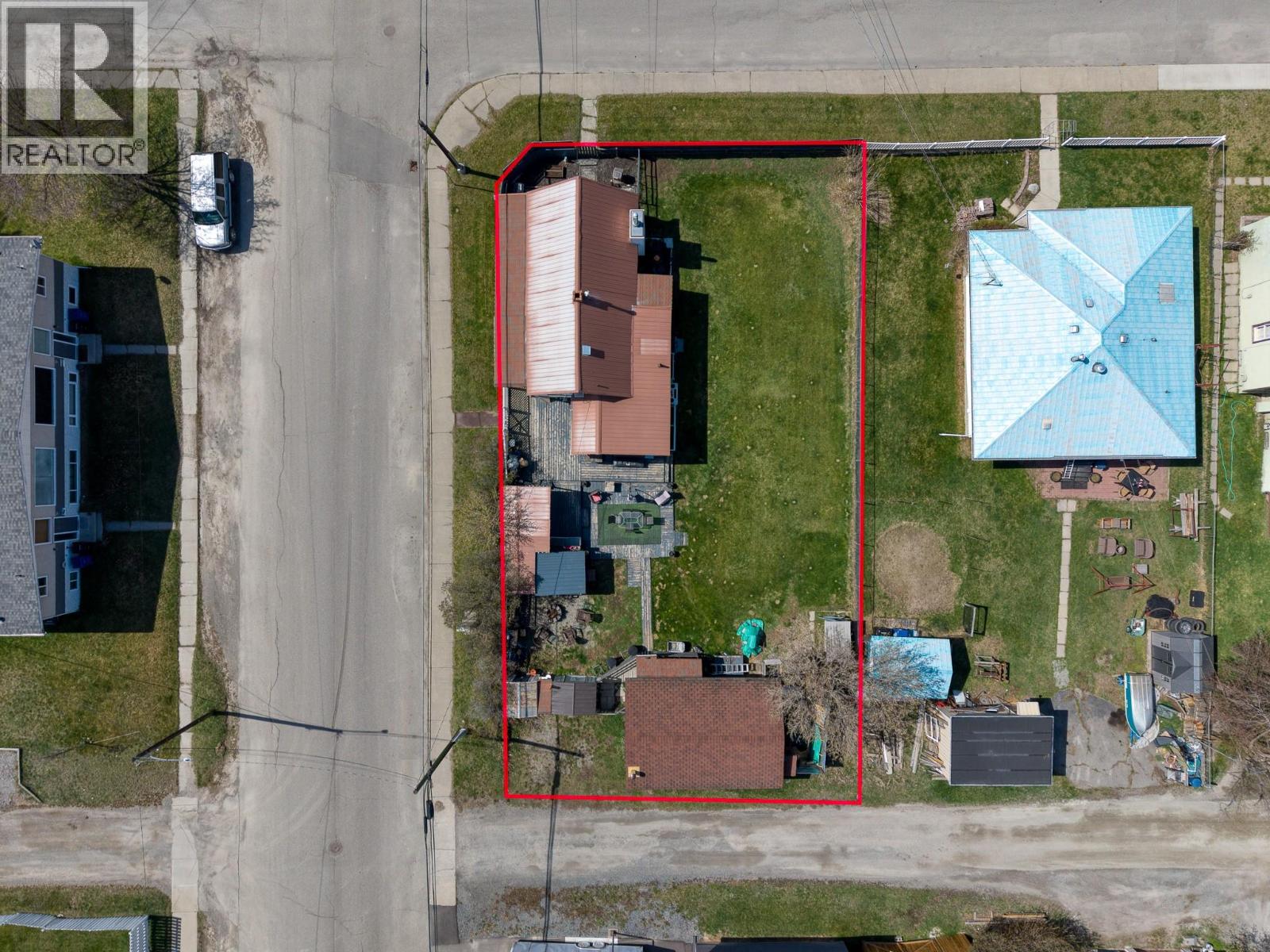 234 5th Avenue S, Cranbrook, British Columbia  V1C 2G4 - Photo 2 - 10380792
