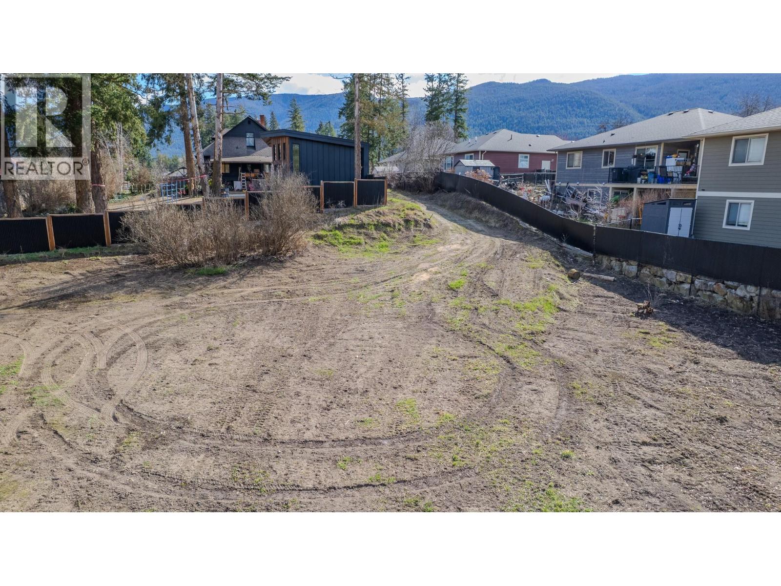 2445 Okanagan Street, Armstrong, British Columbia  V0E 1B1 - Photo 3 - 10380554