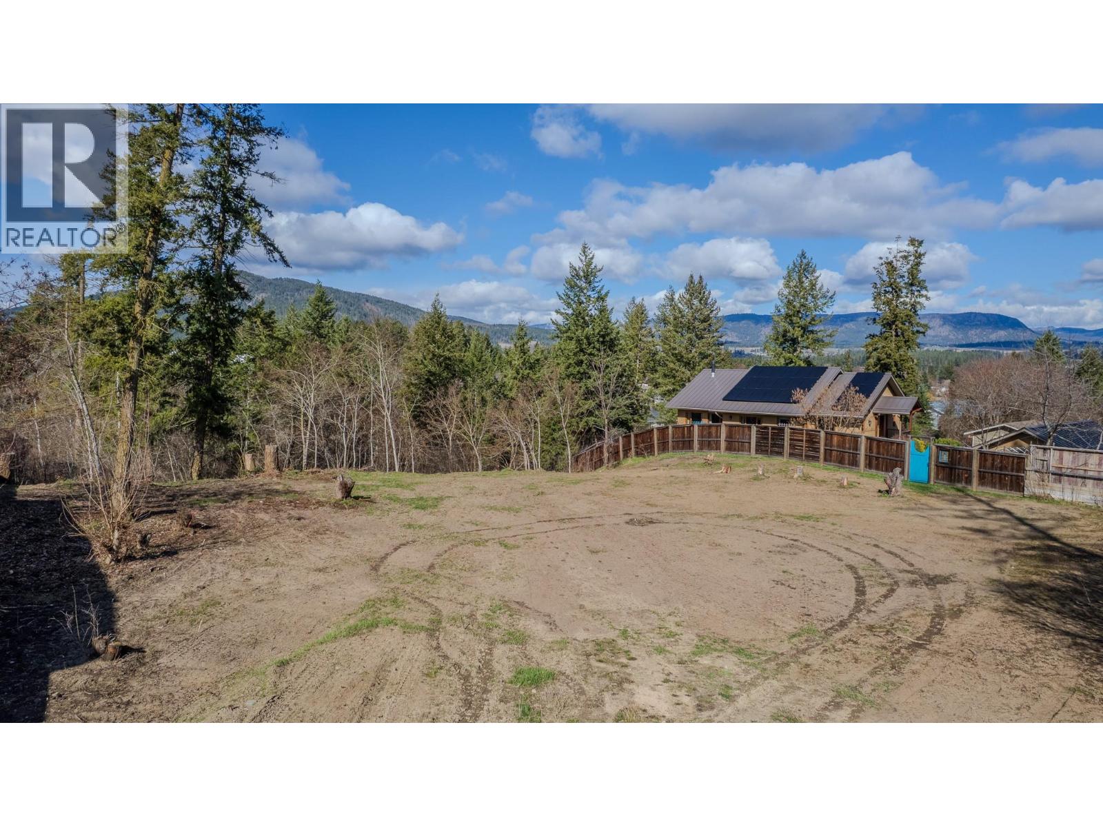 2445 Okanagan Street, Armstrong, British Columbia  V0E 1B1 - Photo 6 - 10380554