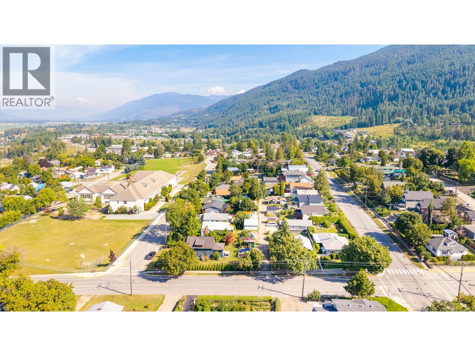 407 10th Avenue N, Creston, British Columbia  V0B 1G4 - Photo 47 - 10380795