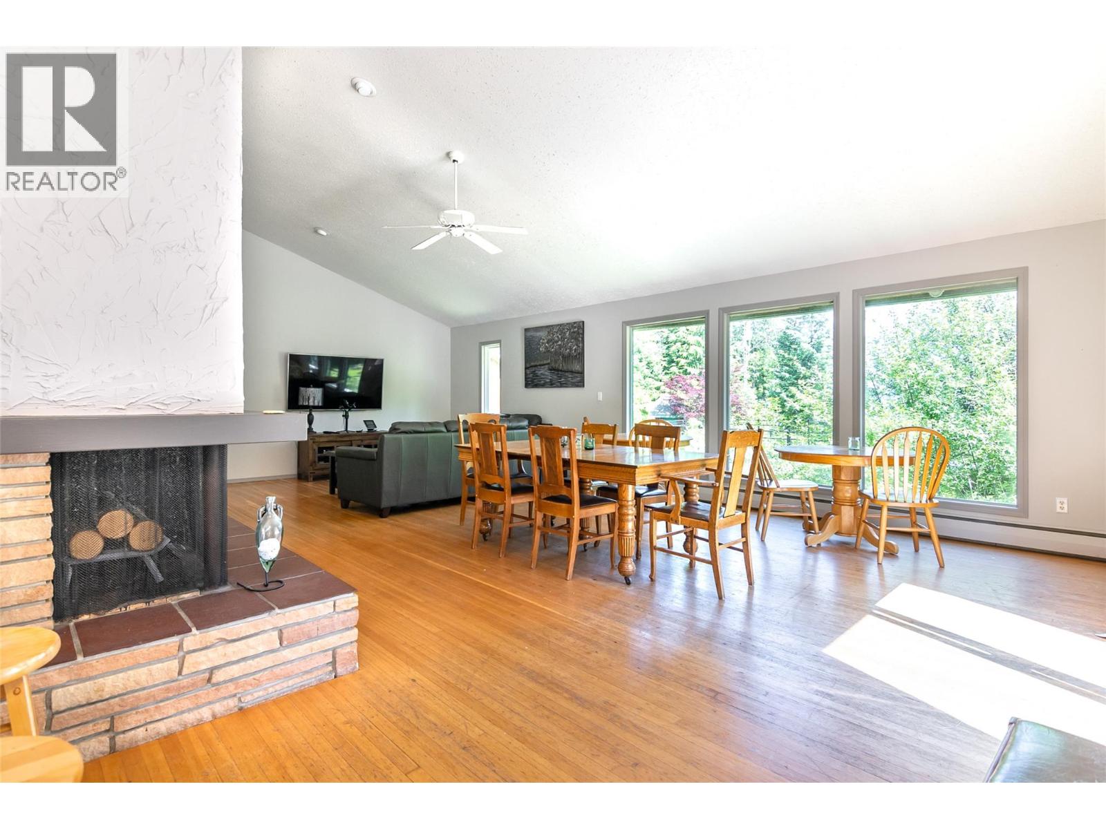 4200 Highway 23 South Highway S, Revelstoke, British Columbia  V0E 2S0 - Photo 24 - 10380827