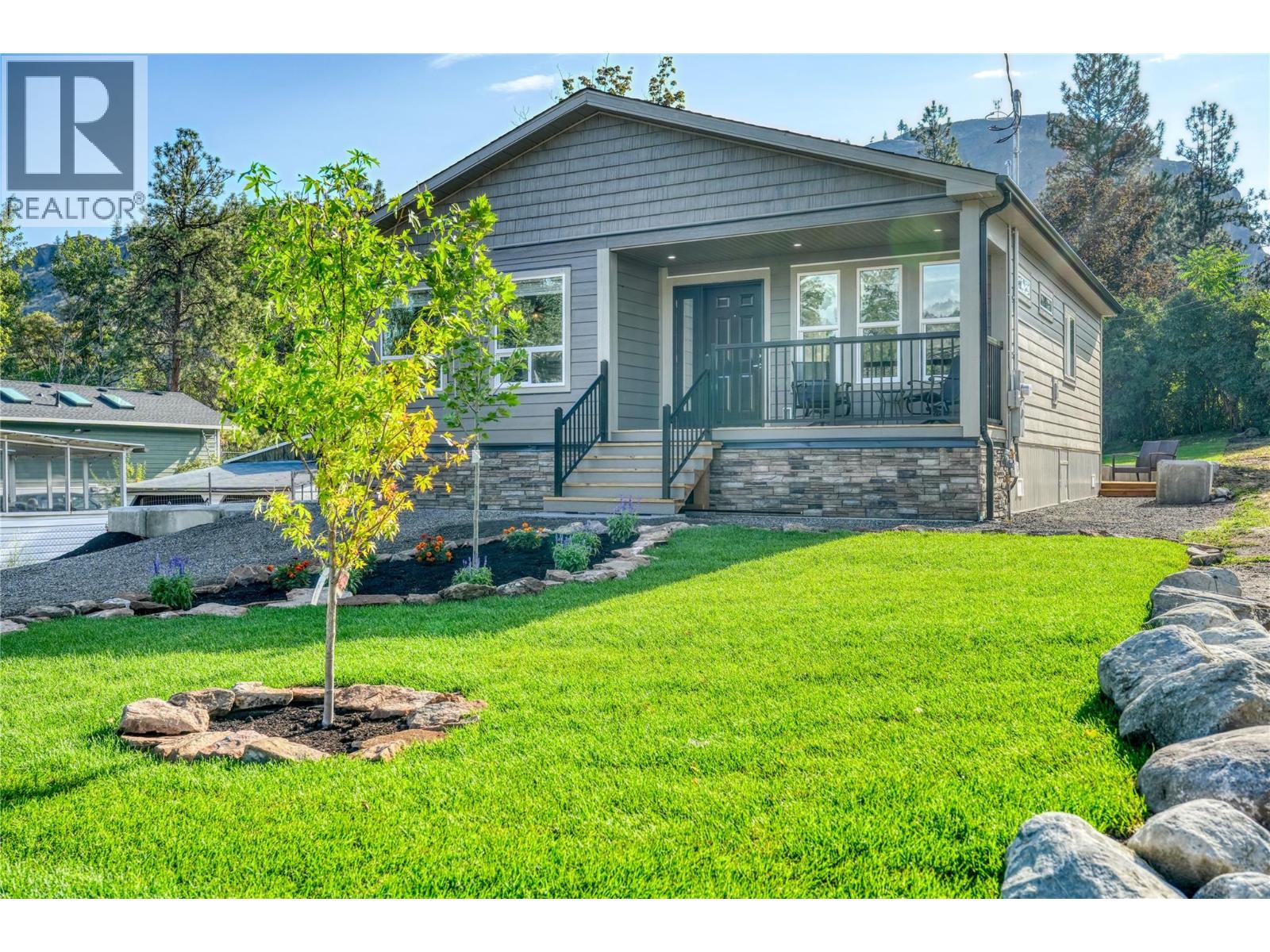 1149 Maple Street, Okanagan Falls, British Columbia  V0H 1R2 - Photo 3 - 10380815