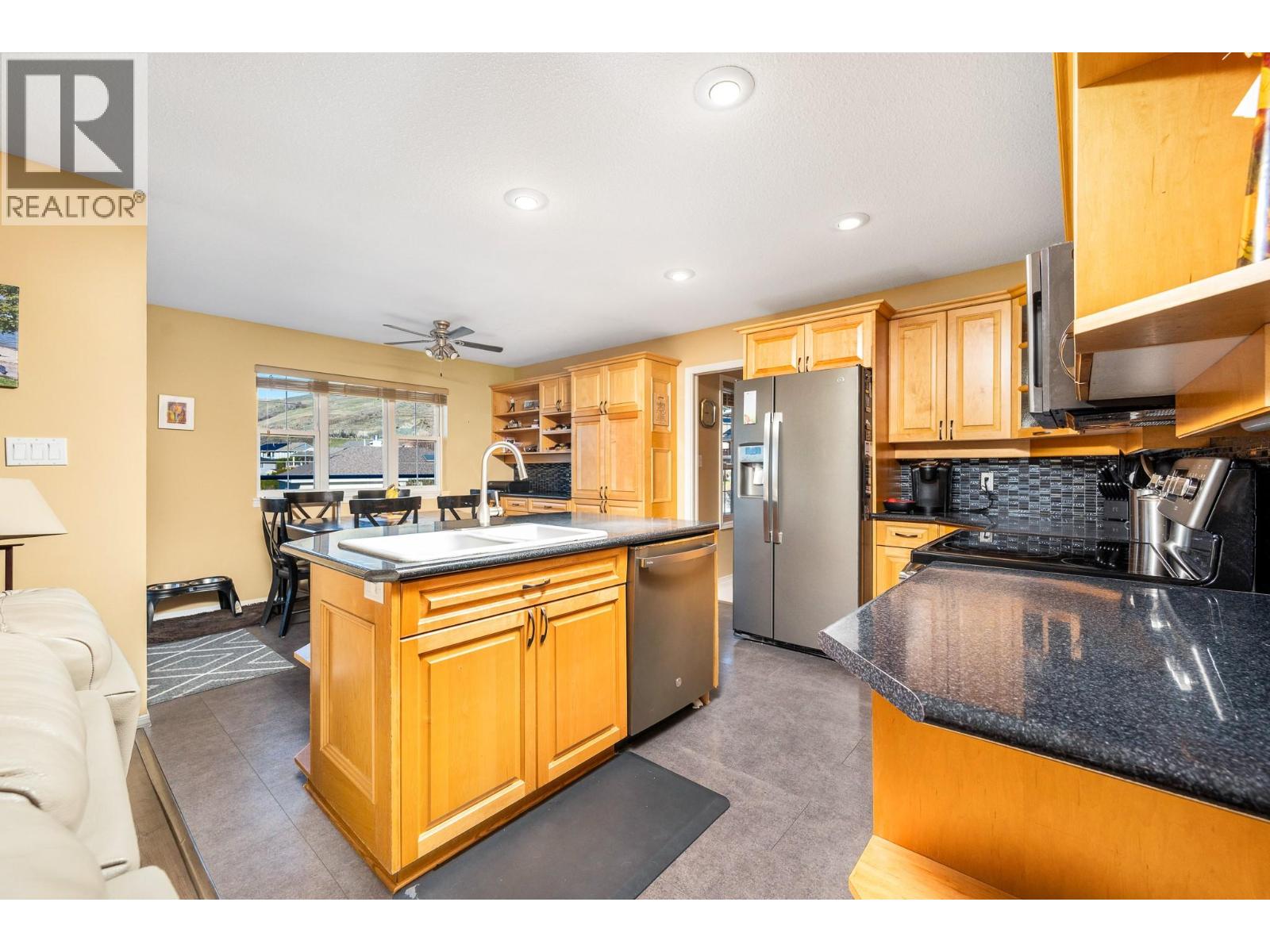 6845 Cameo Drive N, Vernon, British Columbia  V1H 1N9 - Photo 10 - 10380547