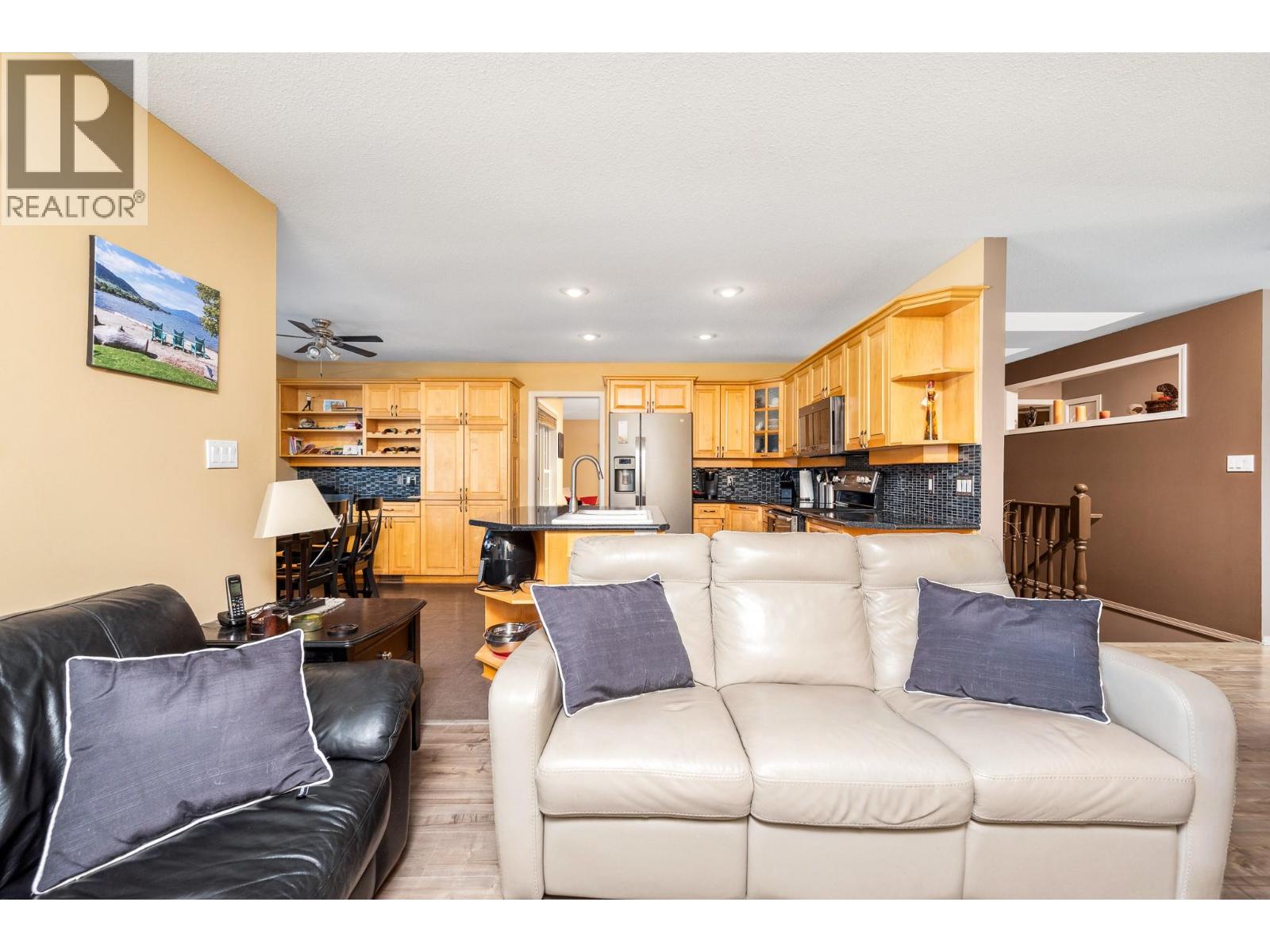 6845 Cameo Drive N, Vernon, British Columbia  V1H 1N9 - Photo 12 - 10380547