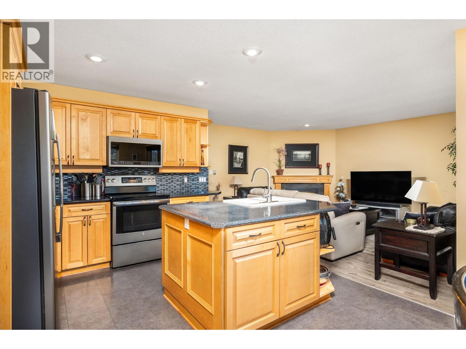 6845 Cameo Drive N, Vernon, British Columbia  V1H 1N9 - Photo 8 - 10380547
