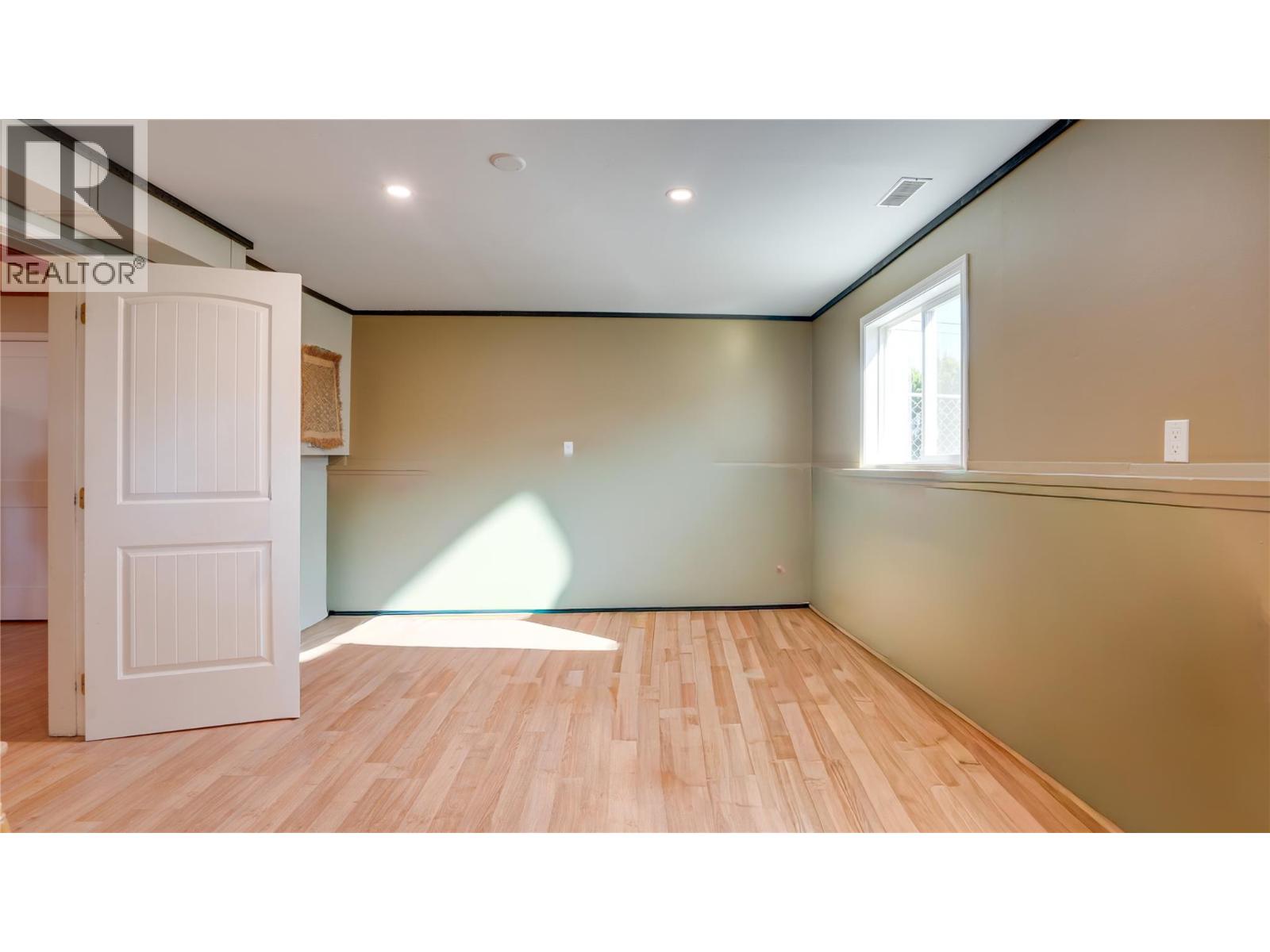 700 Bass Avenue, Enderby, British Columbia  V4Y 4B4 - Photo 38 - 10380504