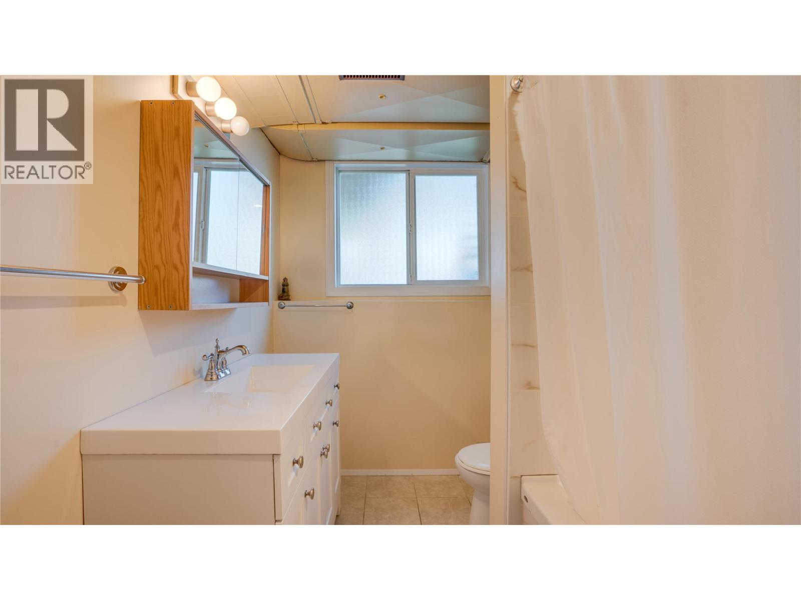 700 Bass Avenue, Enderby, British Columbia  V4Y 4B4 - Photo 39 - 10380504