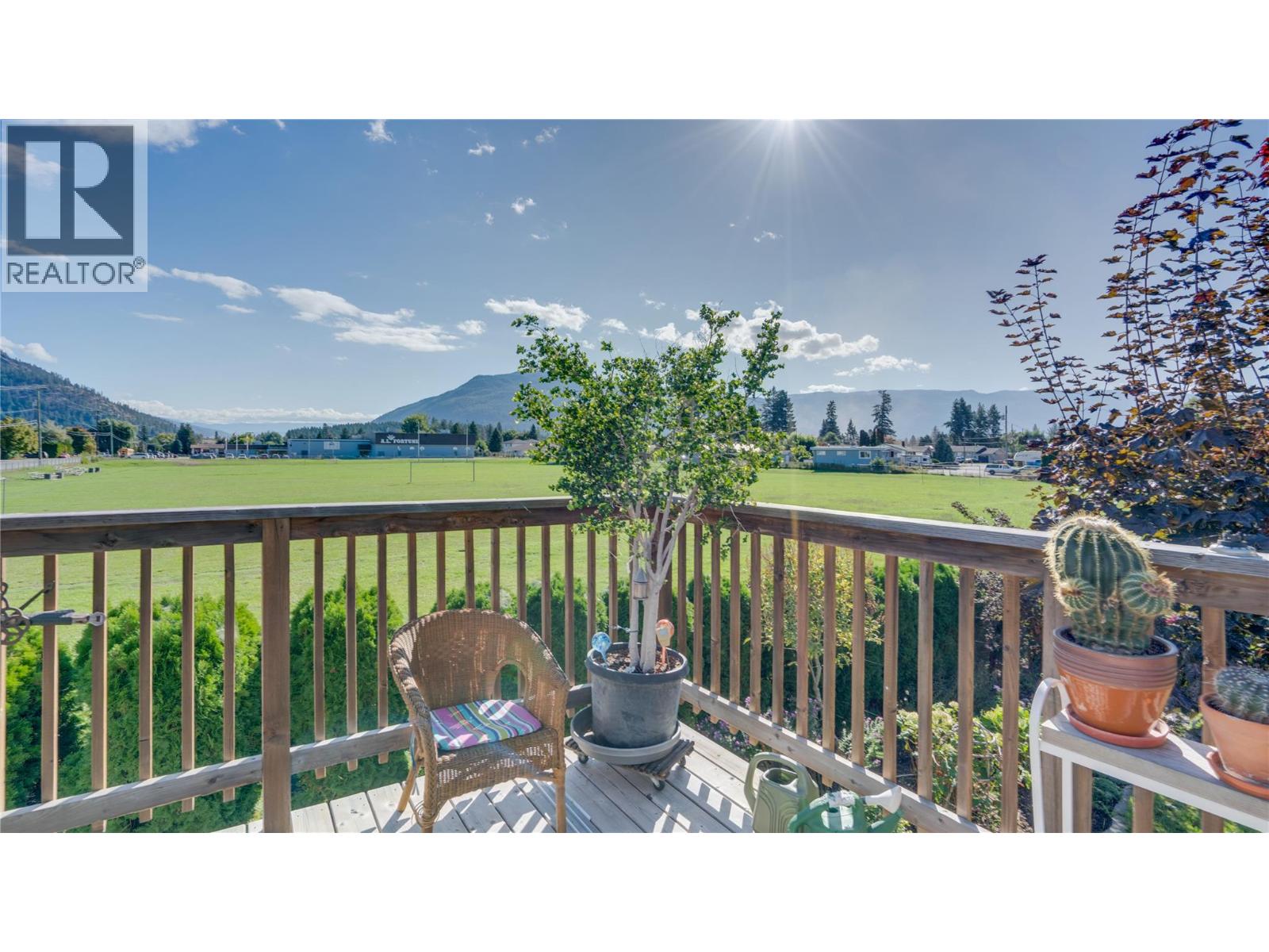 700 Bass Avenue, Enderby, British Columbia  V4Y 4B4 - Photo 5 - 10380504