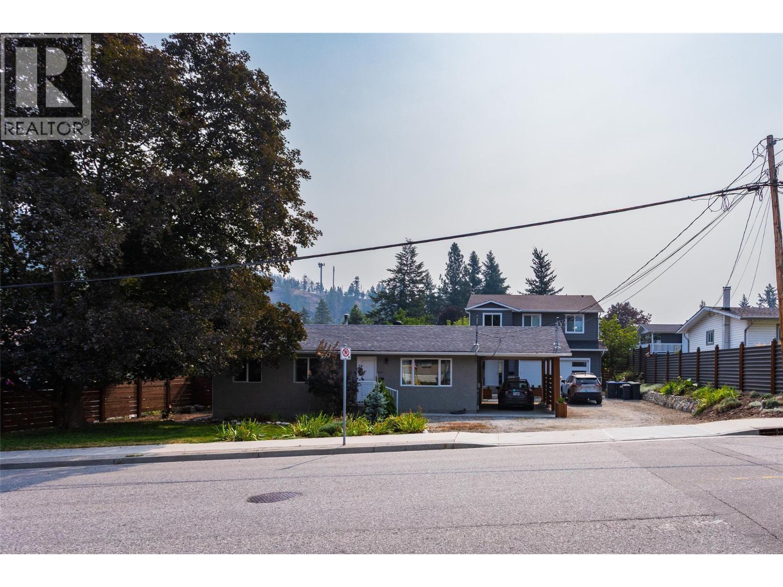 1257 Rio Drive, Kelowna, British Columbia  V1V 1E2 - Photo 3 - 10380146