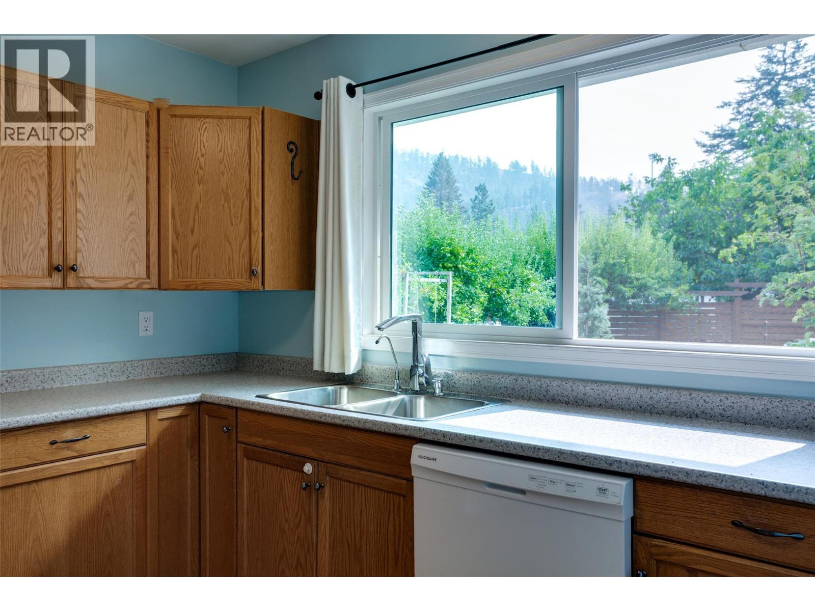 1257 Rio Drive, Kelowna, British Columbia  V1V 1E2 - Photo 7 - 10380146