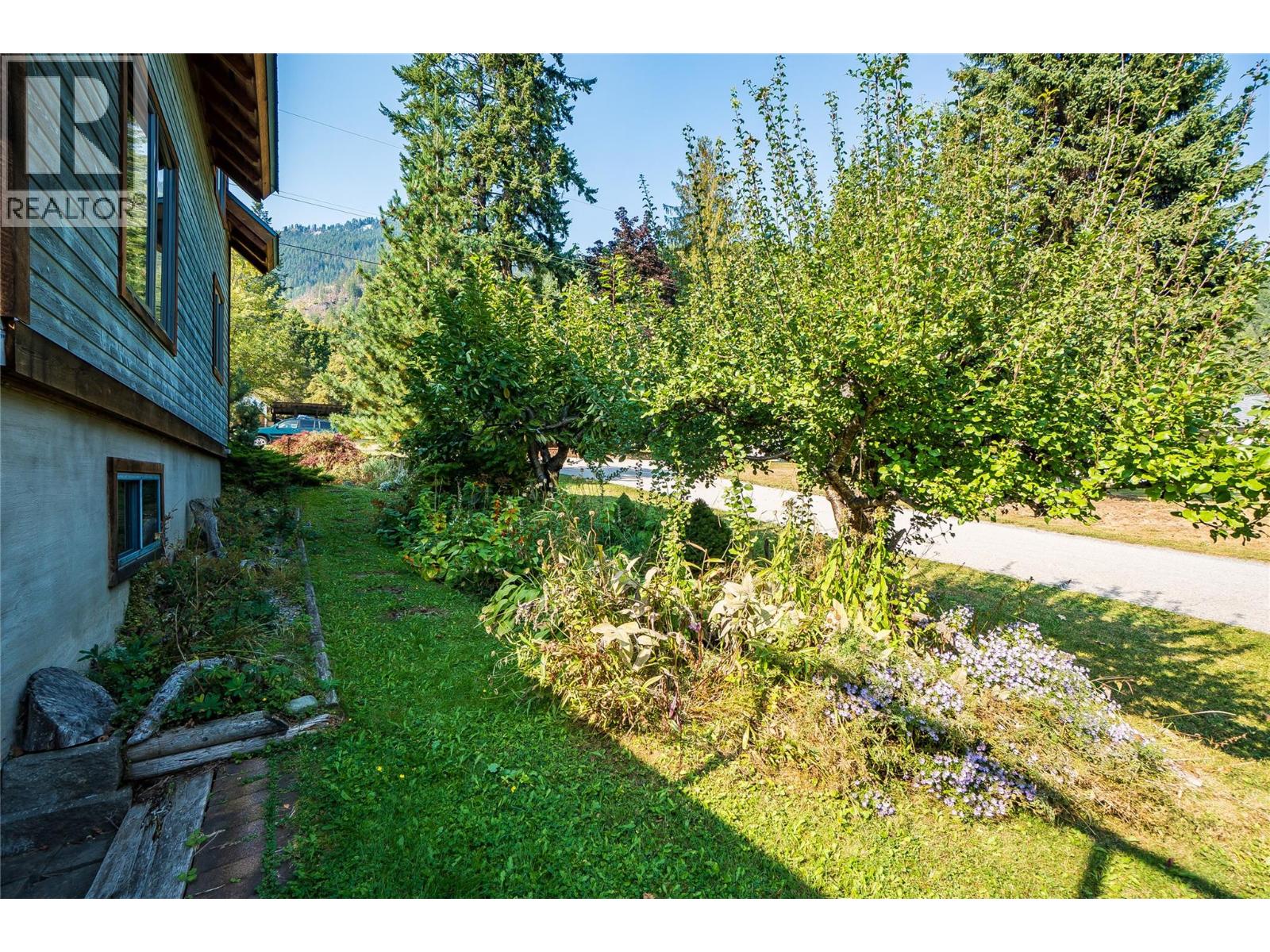 130 8th Street N, Kaslo, British Columbia  V0G 1M0 - Photo 65 - 10380697