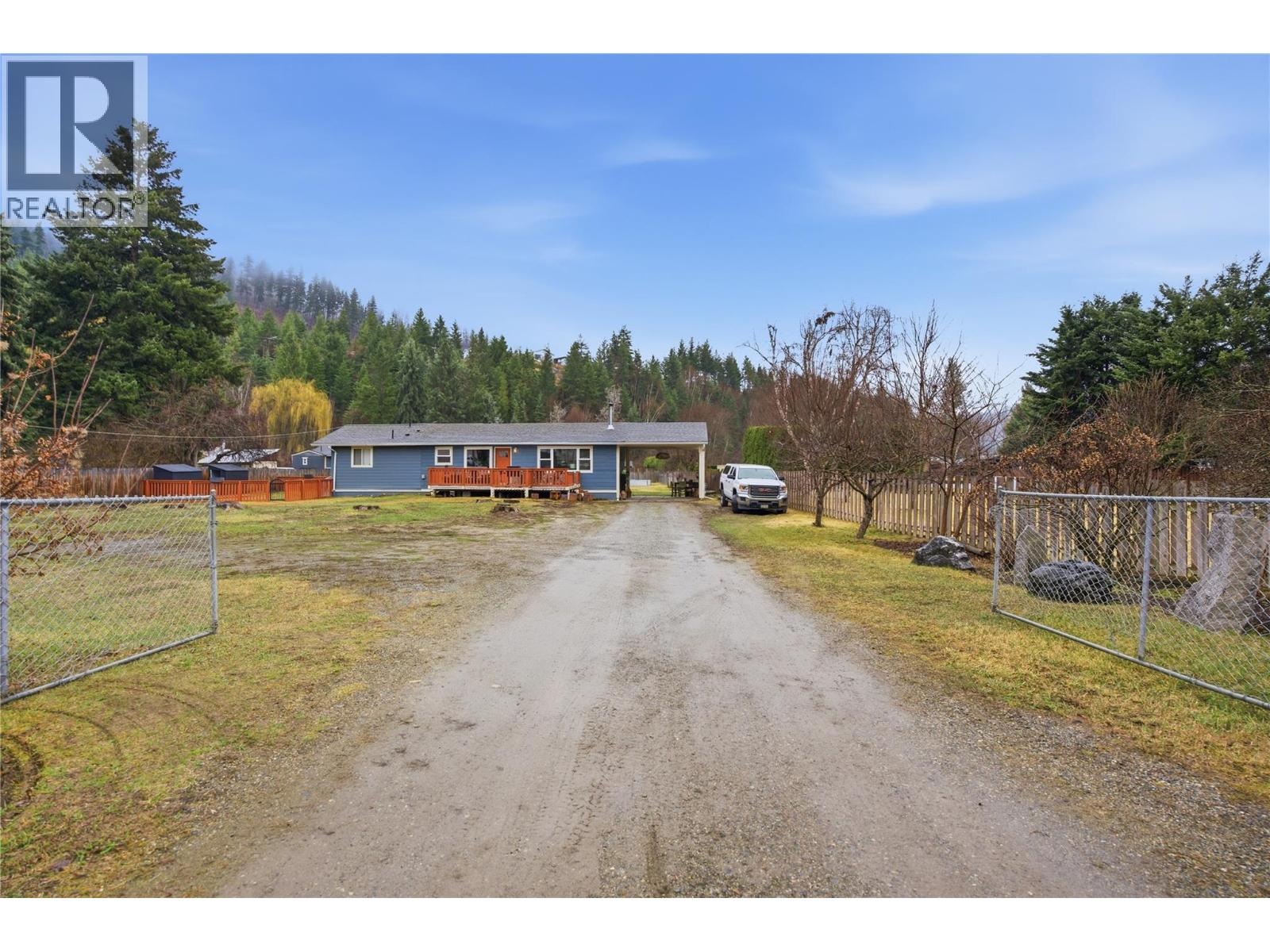 658 Dixon Creek Road, Barriere, British Columbia  V0E 1E0 - Photo 2 - 10377138