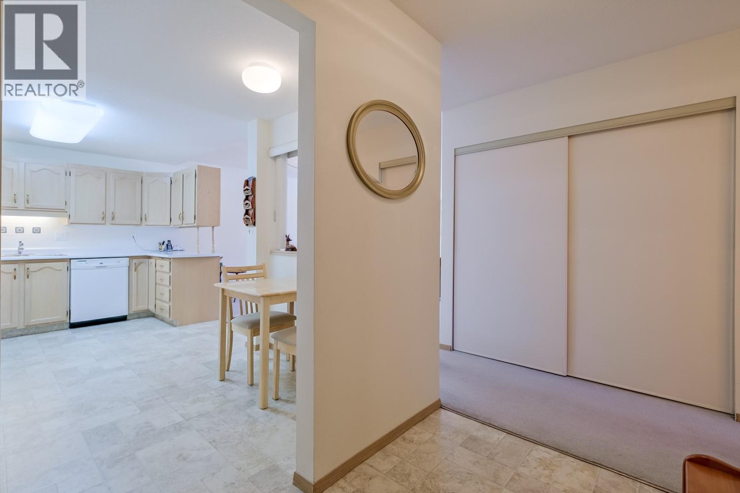 195 Warren Avenue Unit# 209, Penticton, British Columbia  V2A 3N1 - Photo 3 - 10380859