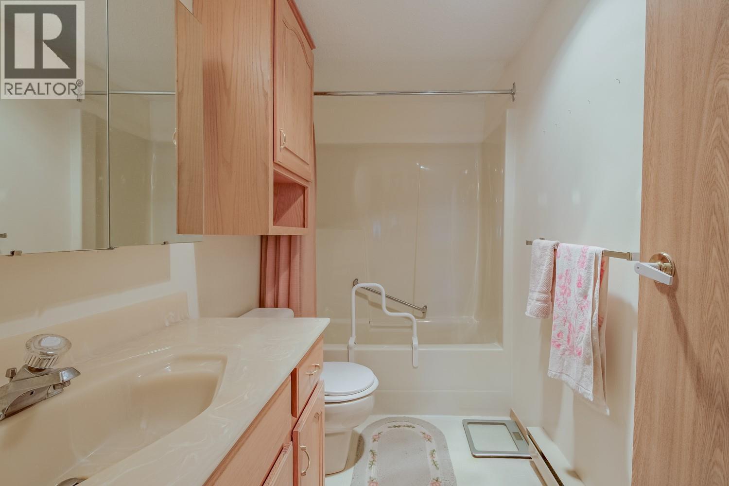 195 Warren Avenue Unit# 209, Penticton, British Columbia  V2A 3N1 - Photo 6 - 10380859