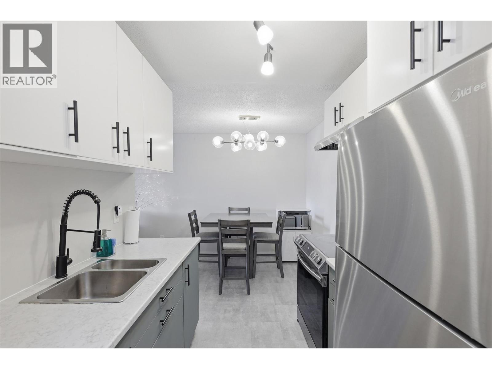 1810 Summit Drive Unit# 15, Kamloops, British Columbia  V2E 2C7 - Photo 7 - 10380641