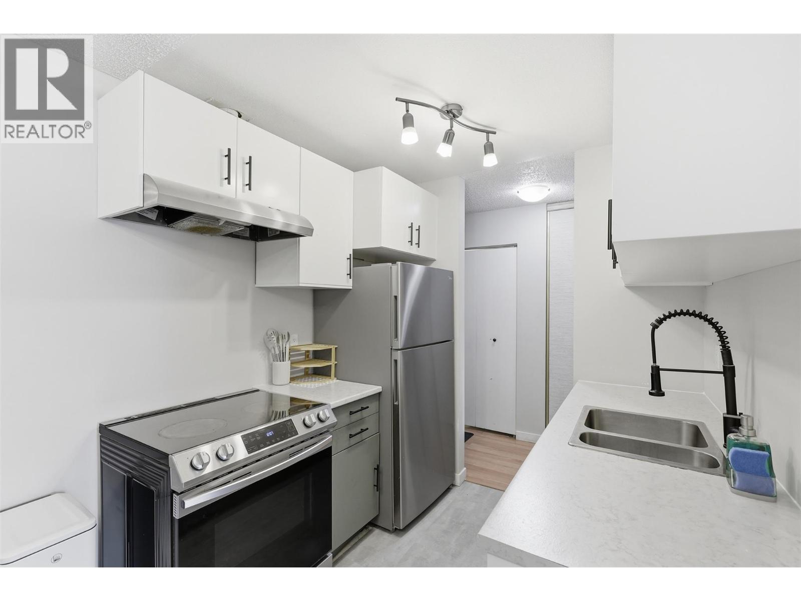 1810 Summit Drive Unit# 15, Kamloops, British Columbia  V2E 2C7 - Photo 8 - 10380641
