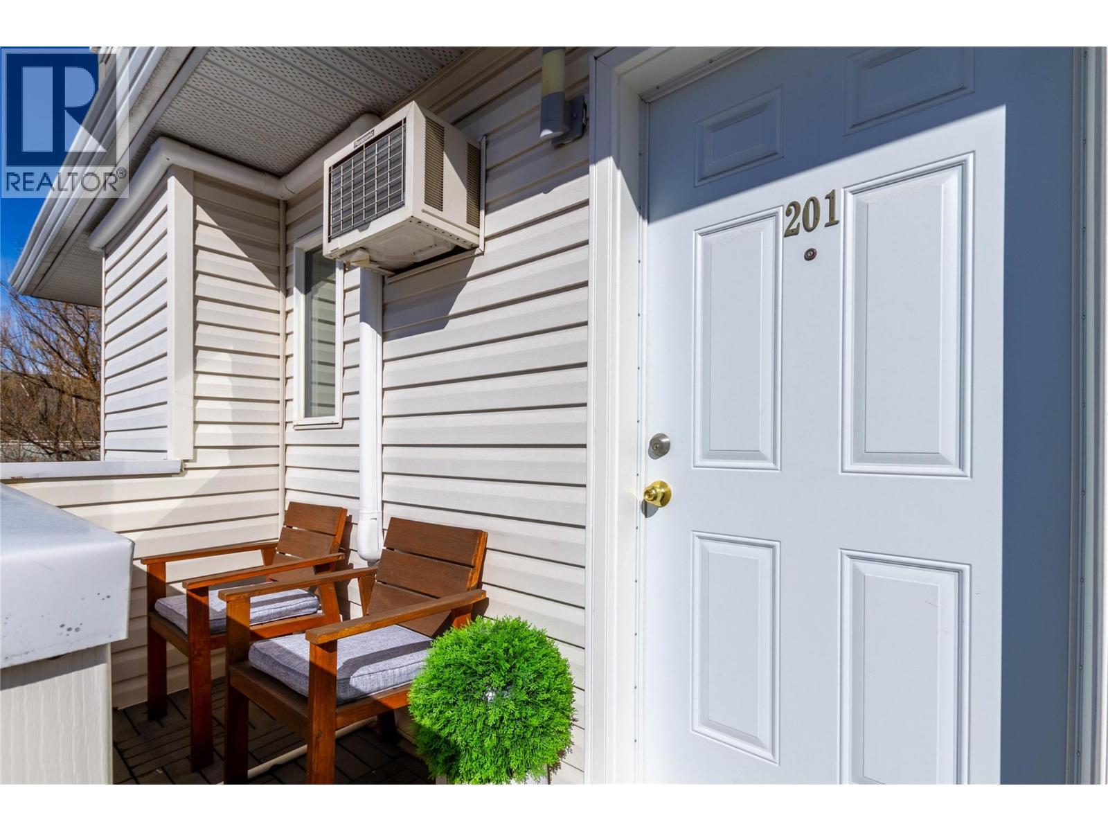 505 Browne Road Unit# 201, Vernon, British Columbia  V1T 7M2 - Photo 2 - 10380860