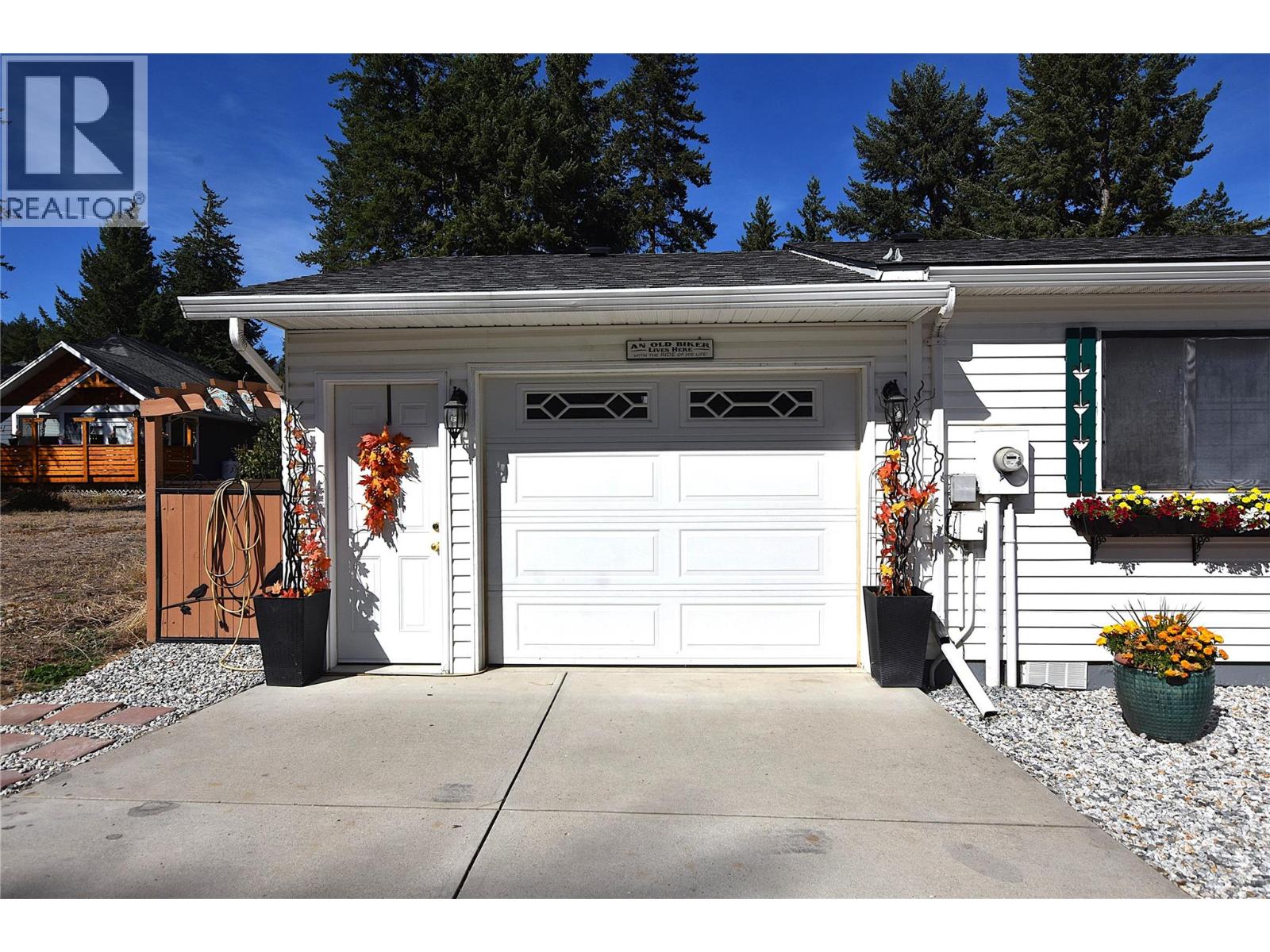 223 Cougar Street, Vernon, British Columbia  V1H 2A1 - Photo 5 - 10380855