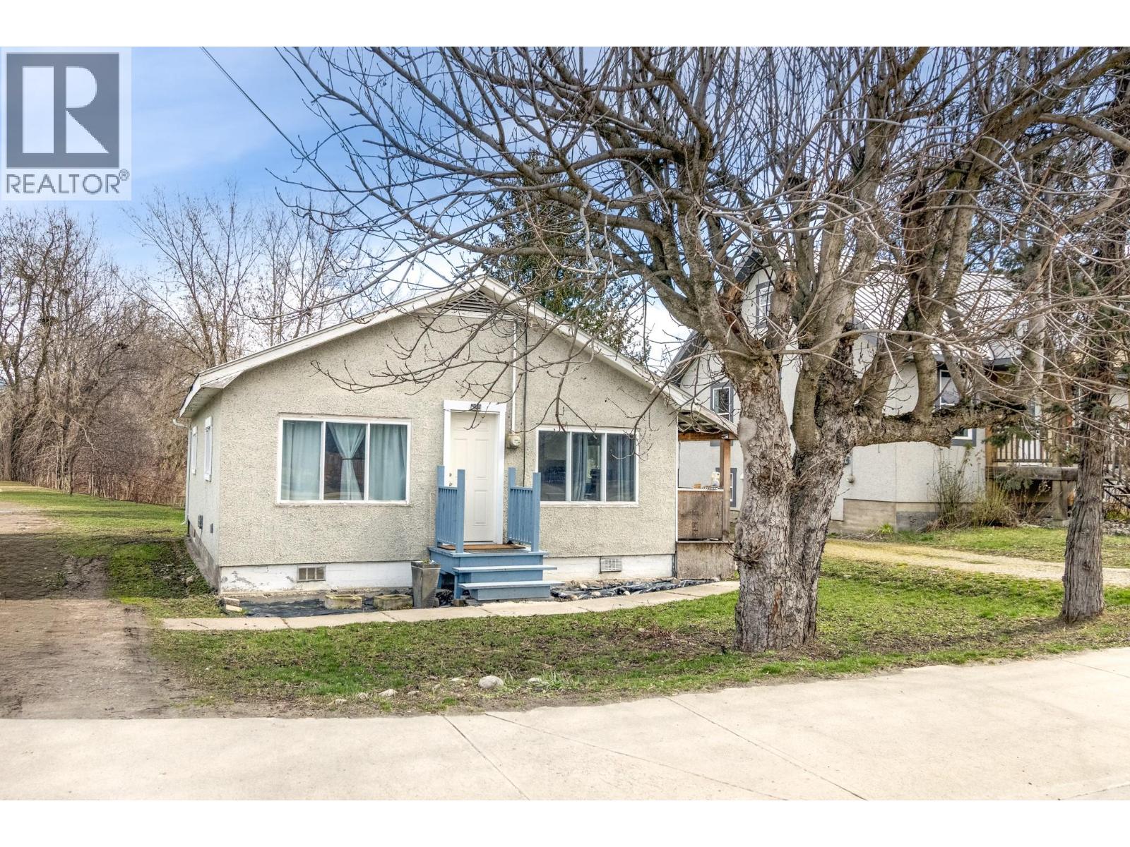 680 10 Street SW, salmon arm, British Columbia