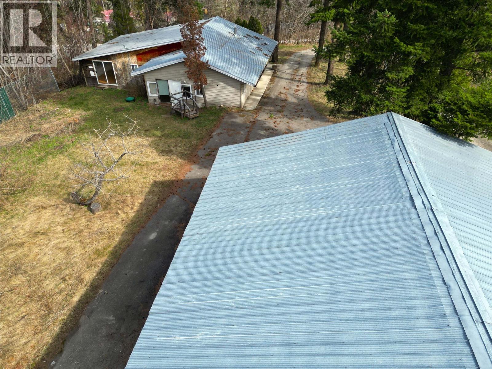 271 97 B Highway Ne, Salmon Arm, British Columbia  V1E 1X5 - Photo 8 - 10372594