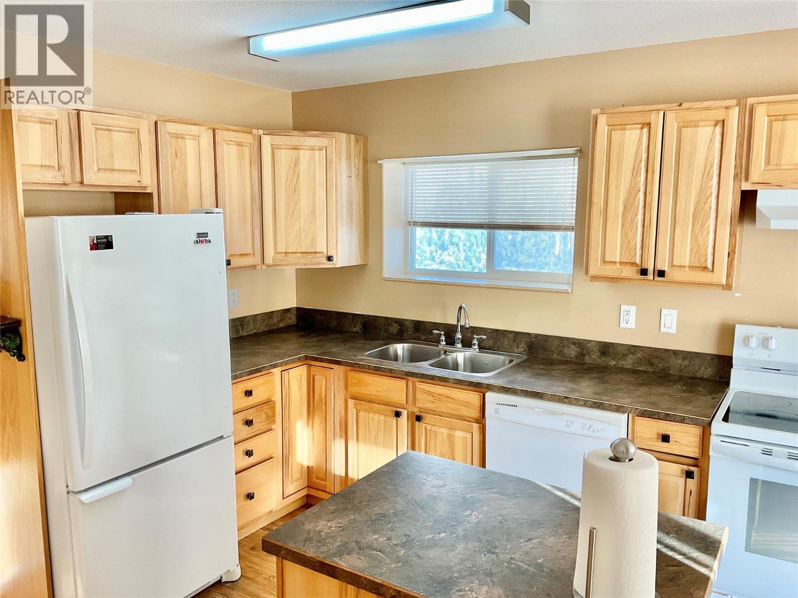 547 Eighth Avenue, Midway, British Columbia  V0H 1M0 - Photo 15 - 10380901
