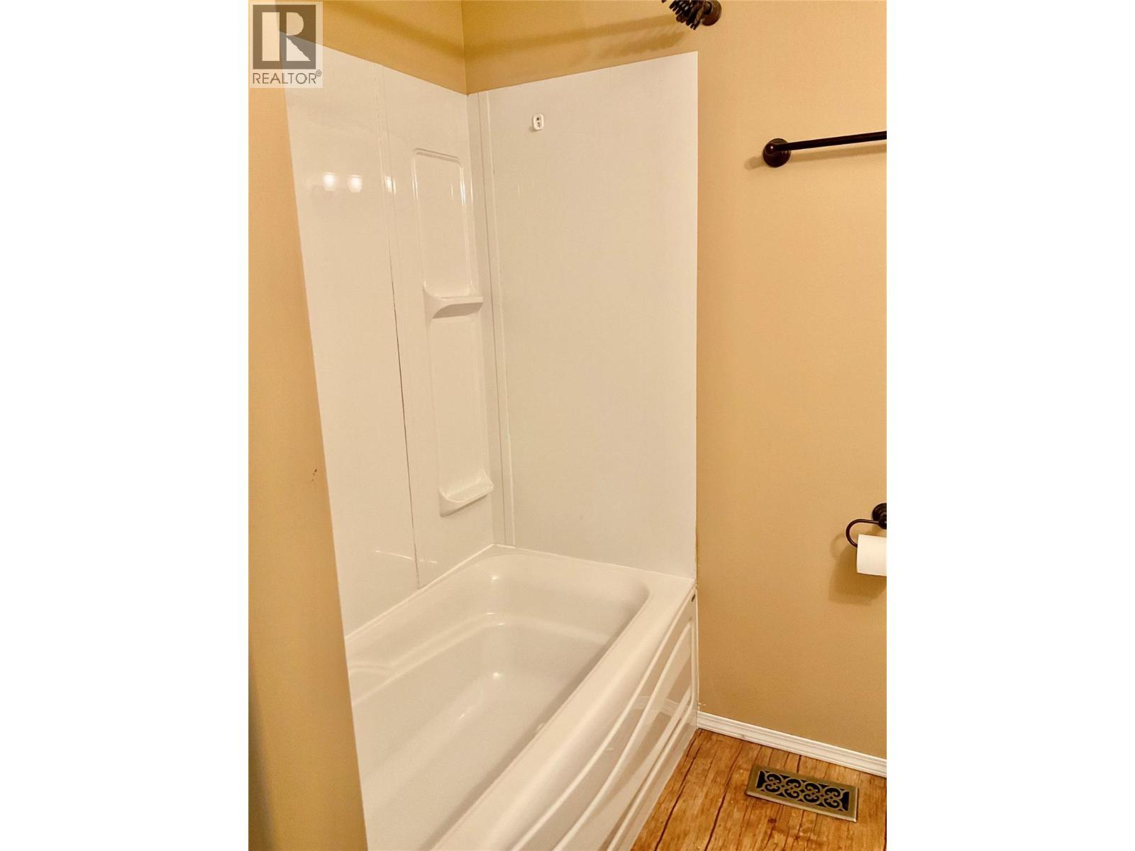 547 Eighth Avenue, Midway, British Columbia  V0H 1M0 - Photo 20 - 10380901