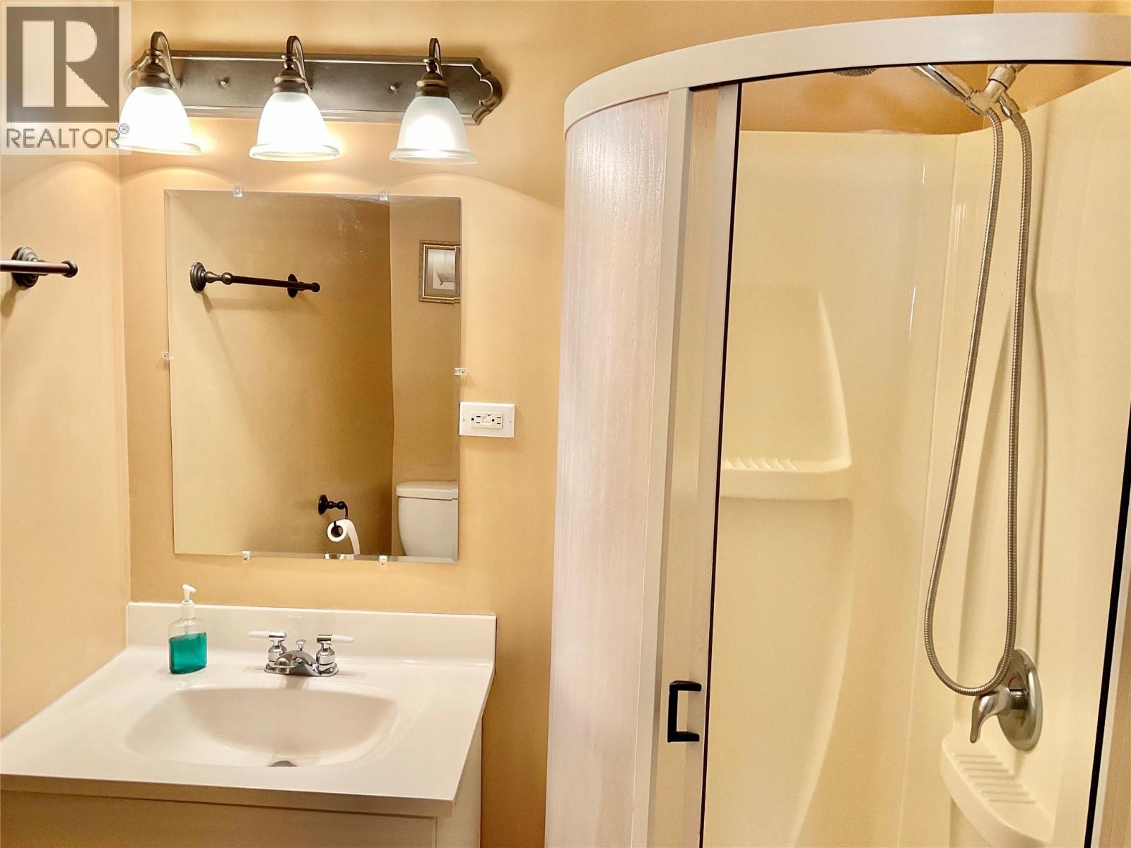 547 Eighth Avenue, Midway, British Columbia  V0H 1M0 - Photo 26 - 10380901