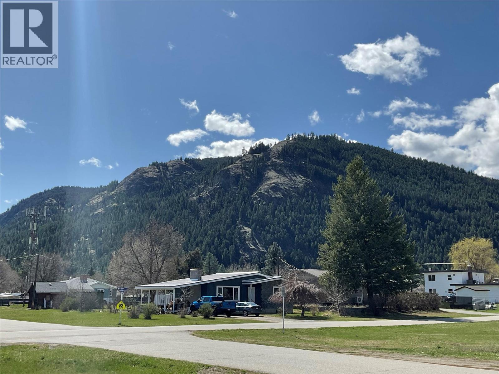 547 Eighth Avenue, Midway, British Columbia  V0H 1M0 - Photo 4 - 10380901