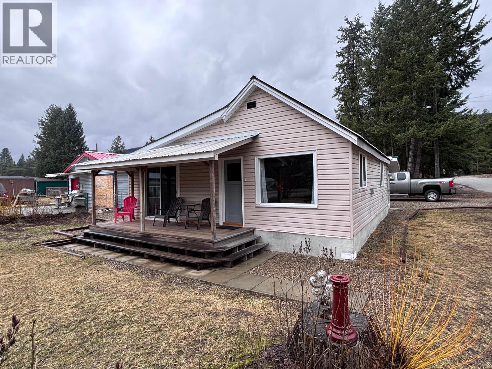 90 2nd Avenue, beaverdell, British Columbia