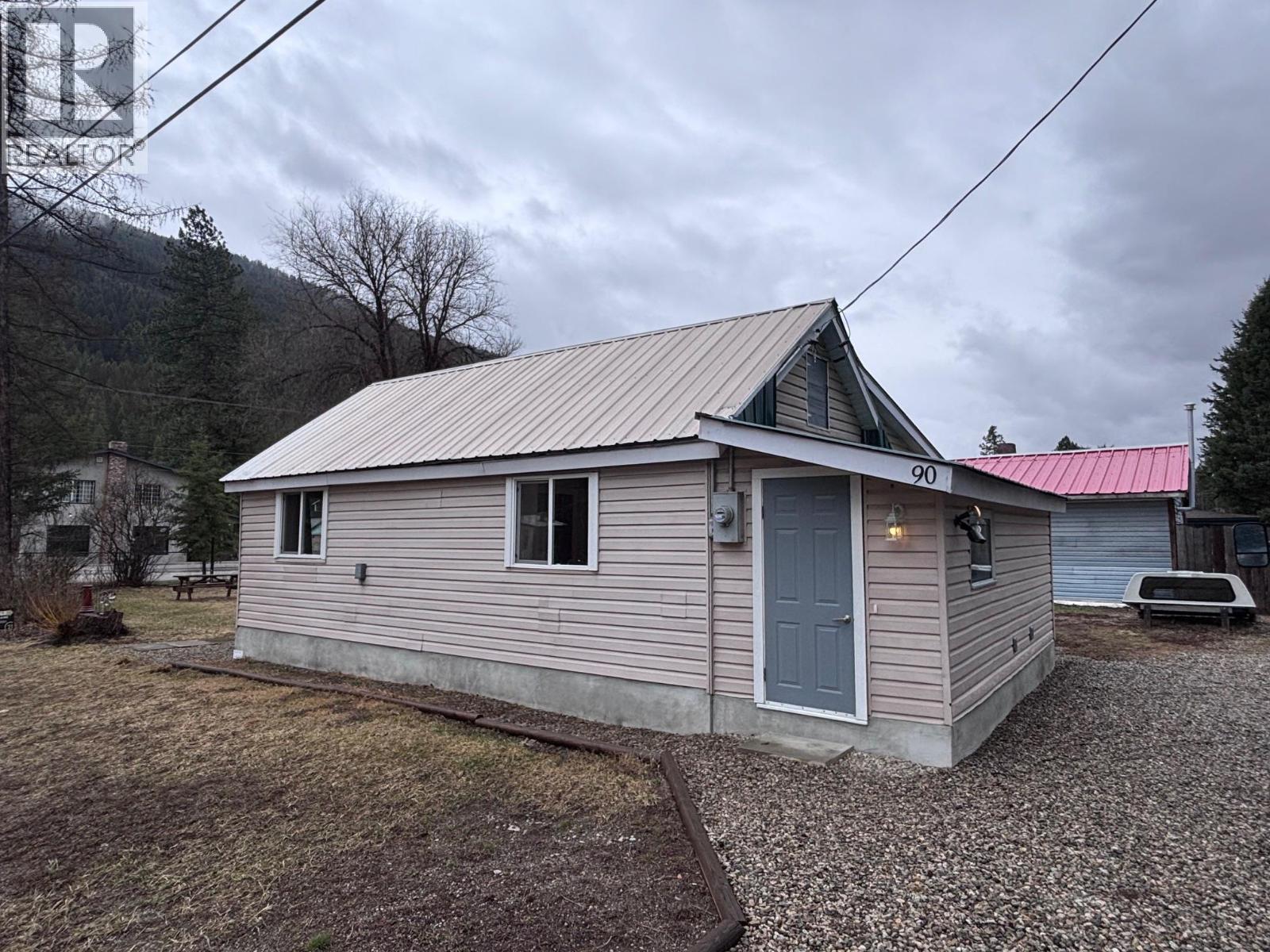90 2nd Avenue, Beaverdell, British Columbia  V0H 1A0 - Photo 2 - 10380735