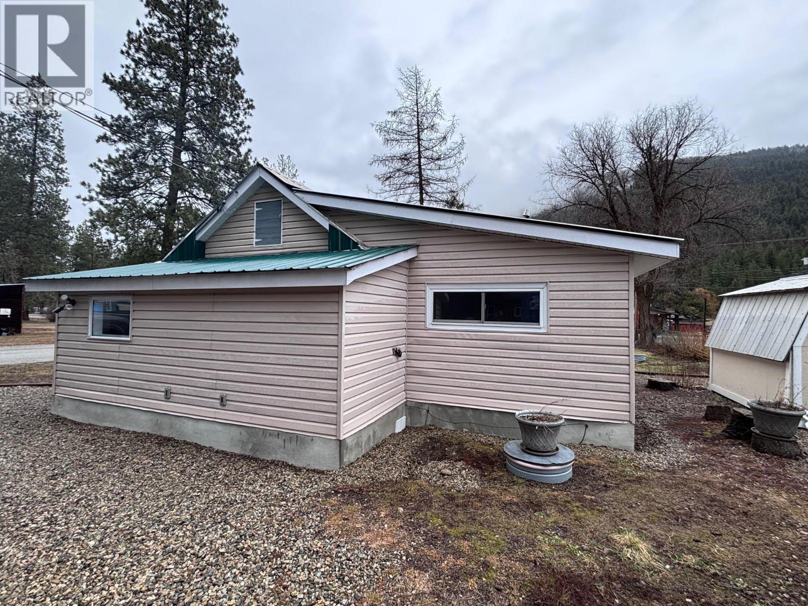90 2nd Avenue, Beaverdell, British Columbia  V0H 1A0 - Photo 22 - 10380735