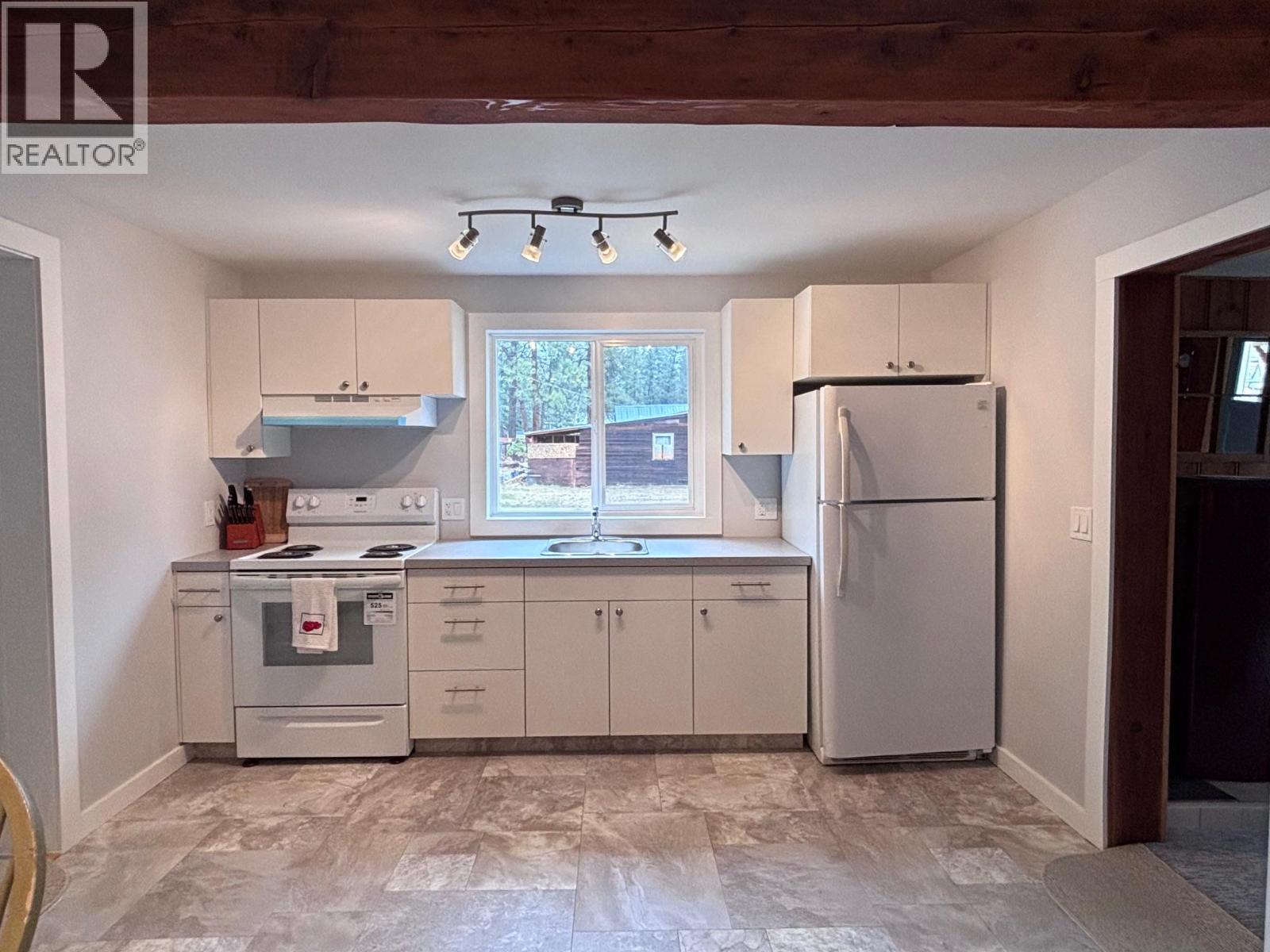 90 2nd Avenue, Beaverdell, British Columbia  V0H 1A0 - Photo 4 - 10380735