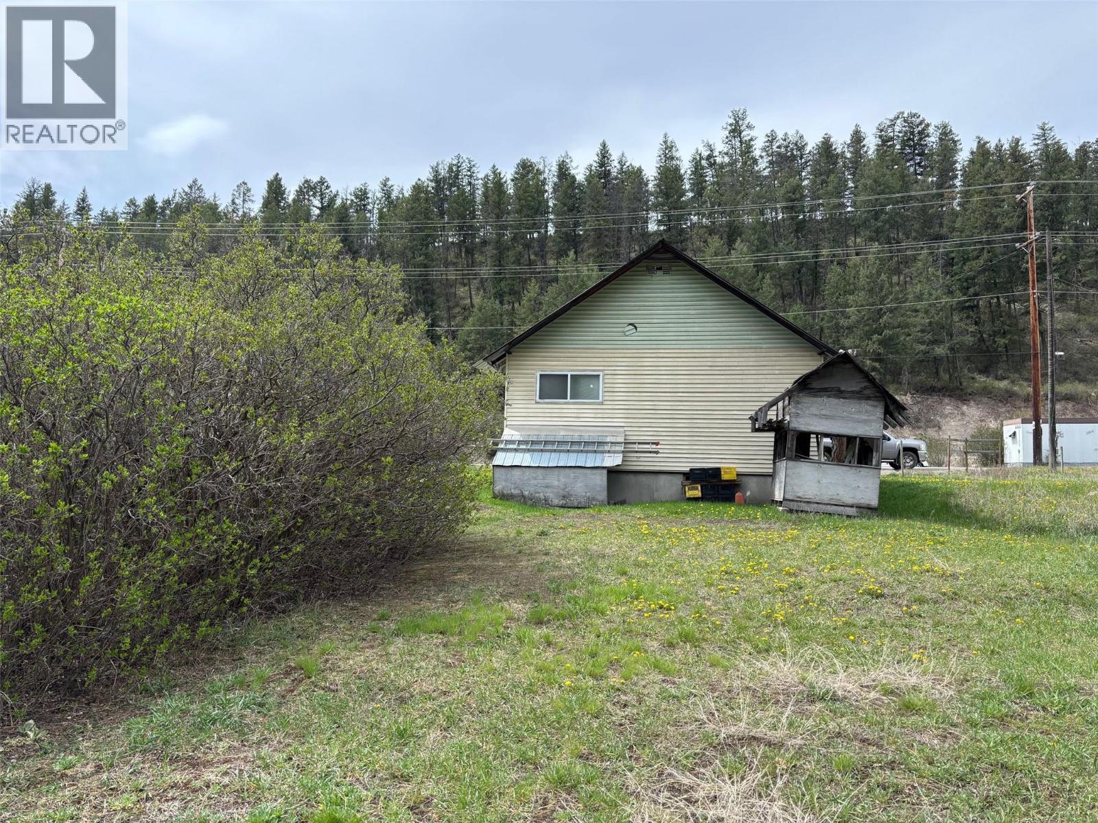 4123 3 Highway, Rock Creek, British Columbia  V0H 1Y0 - Photo 5 - 10380706
