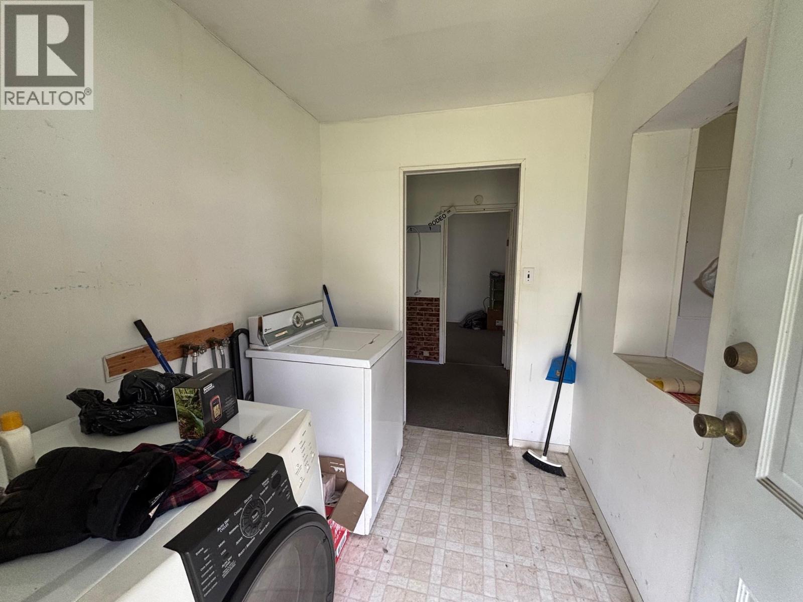 4123 3 Highway, Rock Creek, British Columbia  V0H 1Y0 - Photo 6 - 10380706
