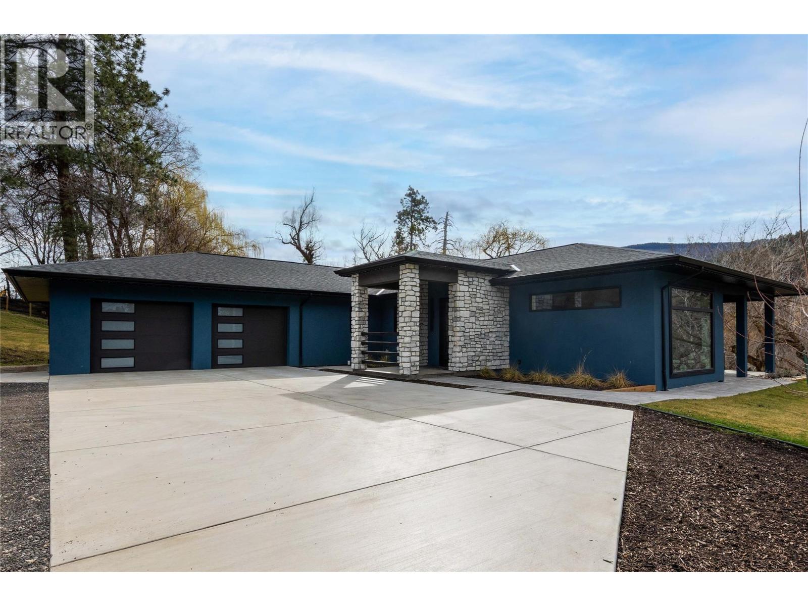 10202 Kalamalka Road, coldstream, British Columbia
