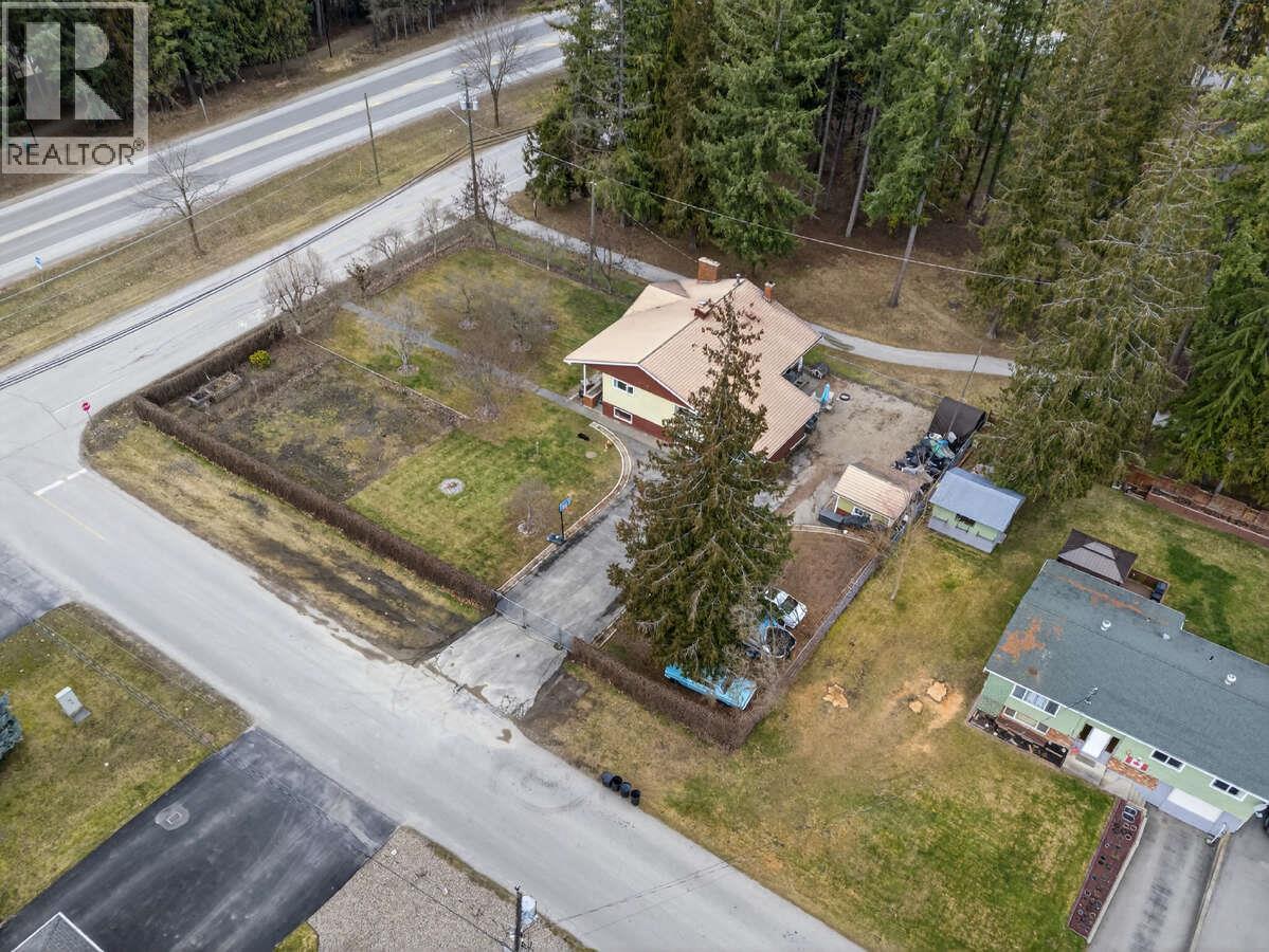 502 Pine Street, Sicamous, British Columbia  V0E 2V0 - Photo 4 - 10380914
