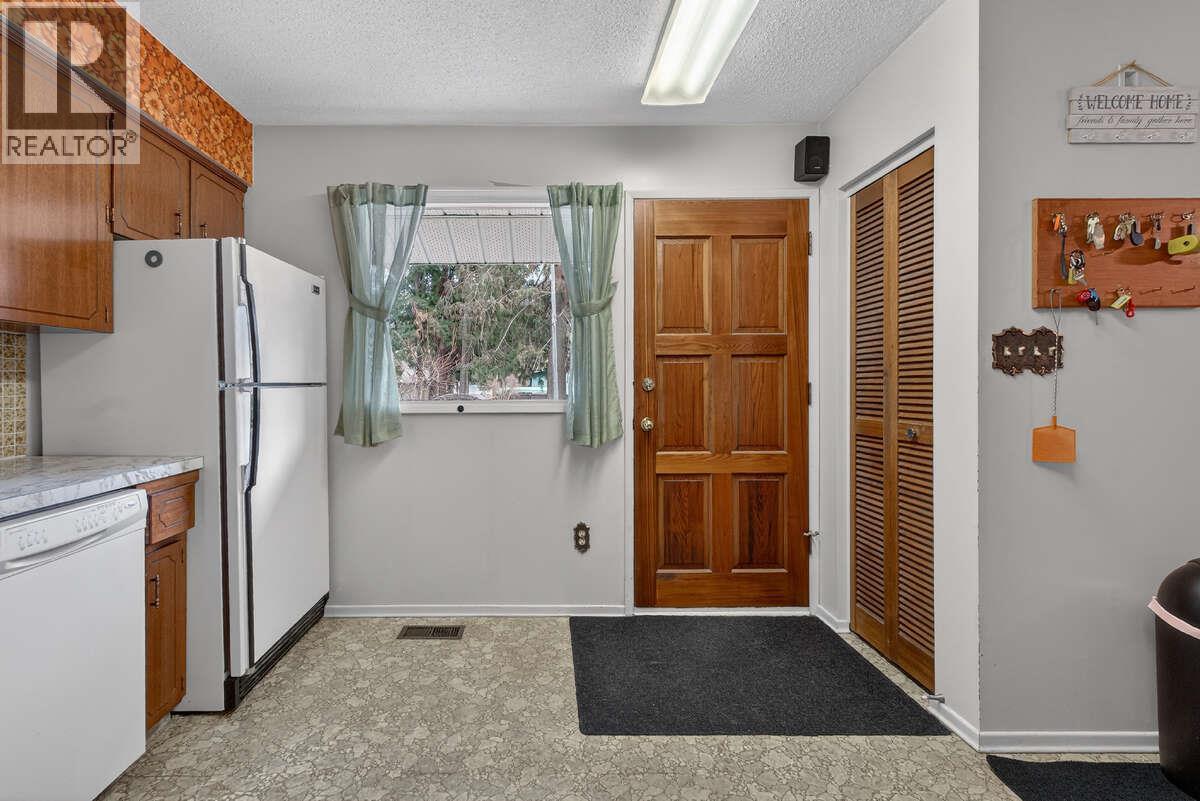 502 Pine Street, Sicamous, British Columbia  V0E 2V0 - Photo 5 - 10380914