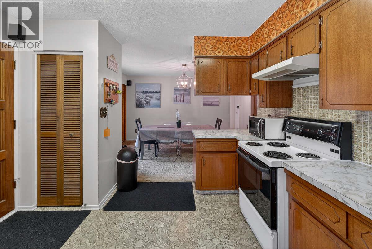 502 Pine Street, Sicamous, British Columbia  V0E 2V0 - Photo 8 - 10380914