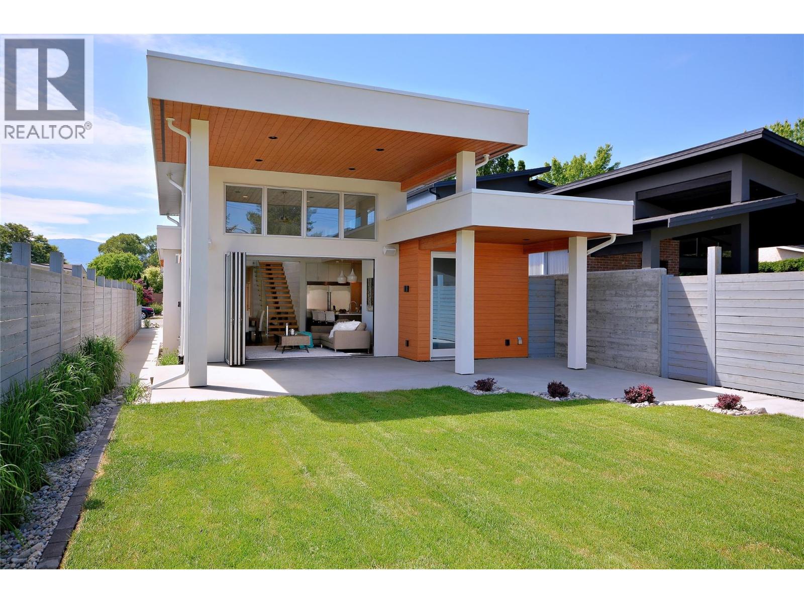 488 Morrison Avenue, Kelowna, British Columbia  V1Y 5E2 - Photo 1 - 10377343