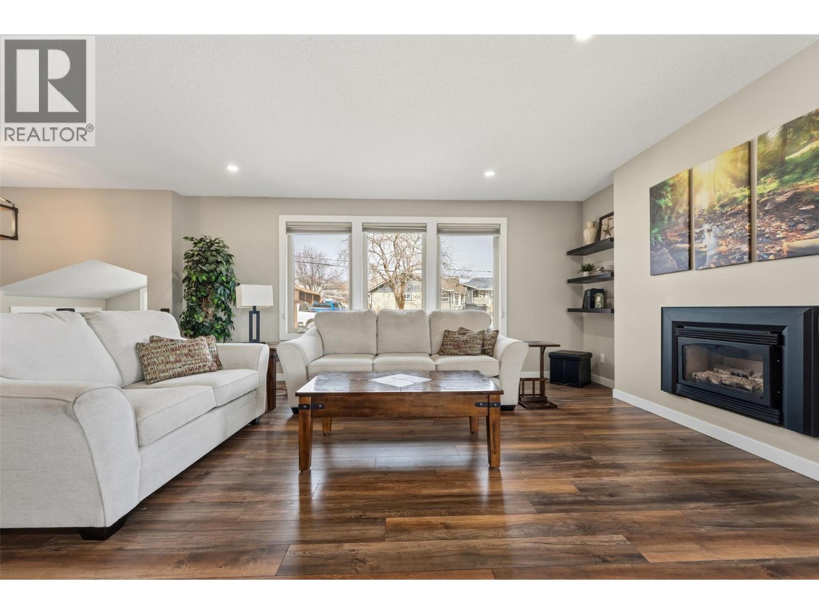 787 Kettle Avenue, Oliver, British Columbia  V0H 1T0 - Photo 4 - 10380783