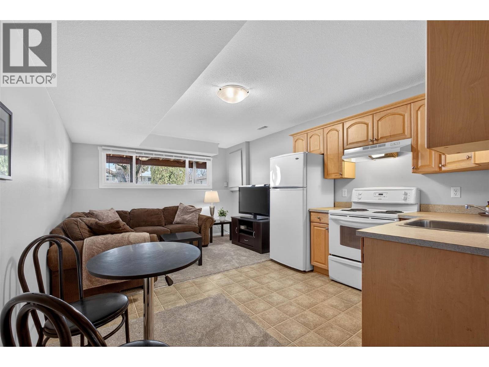 1085 Alta Dena Road, Kelowna, British Columbia  V1X 4K1 - Photo 12 - 10379614